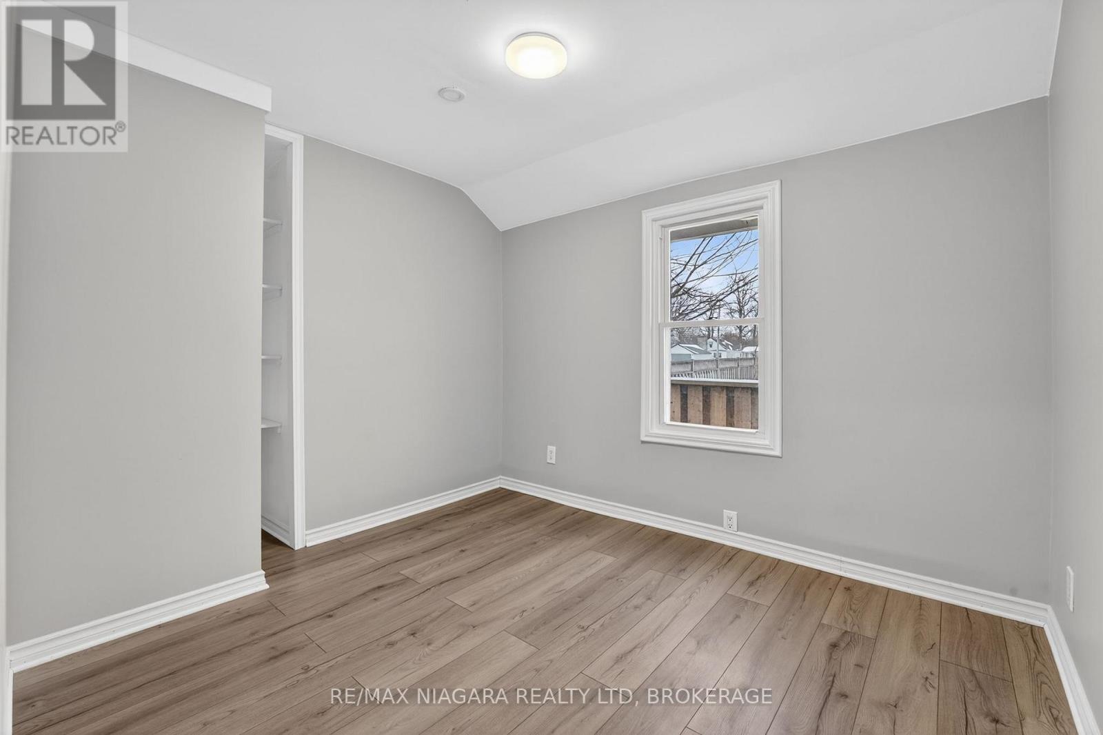 40 Longtent Avenue, Fort Erie, Ontario  L2A 1E3 - Photo 7 - X12721876