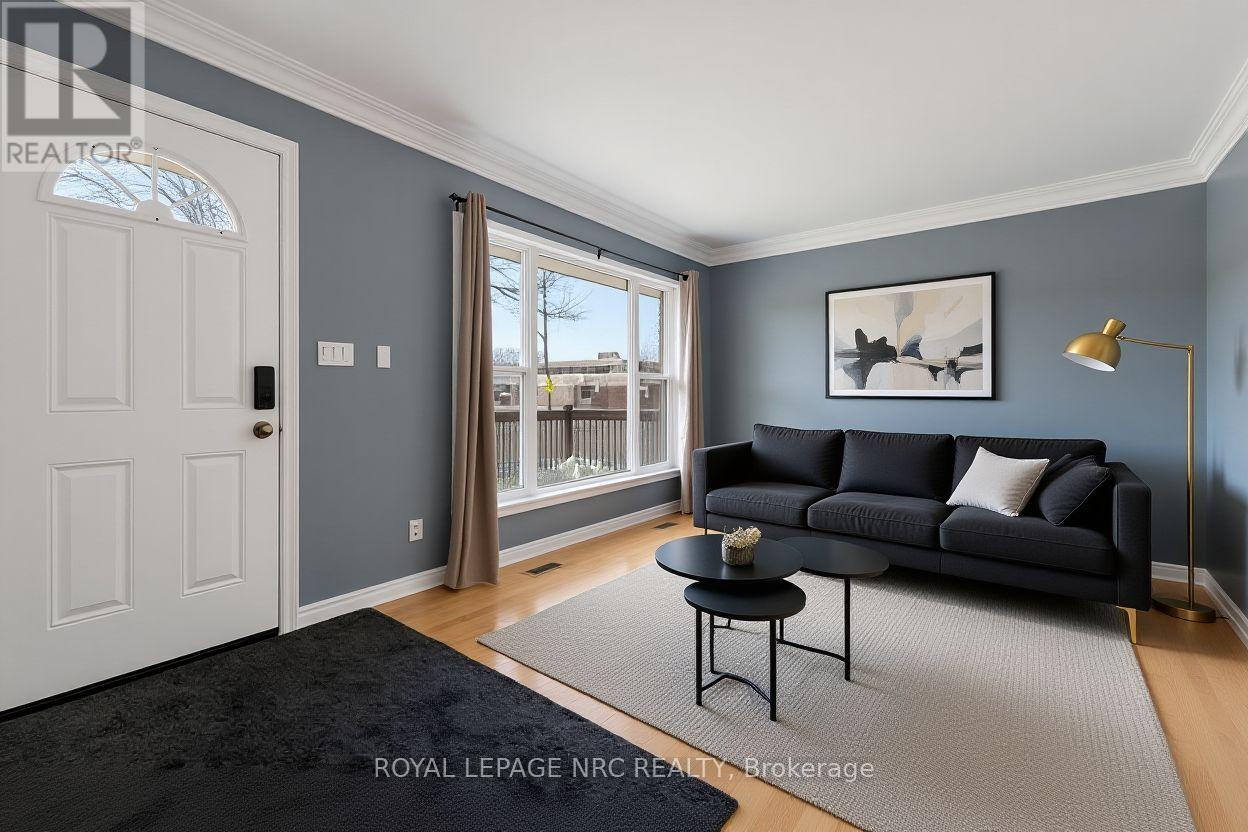 162 Ryerson Street, Thorold, Ontario  L2V 3Y3 - Photo 2 - X12721978