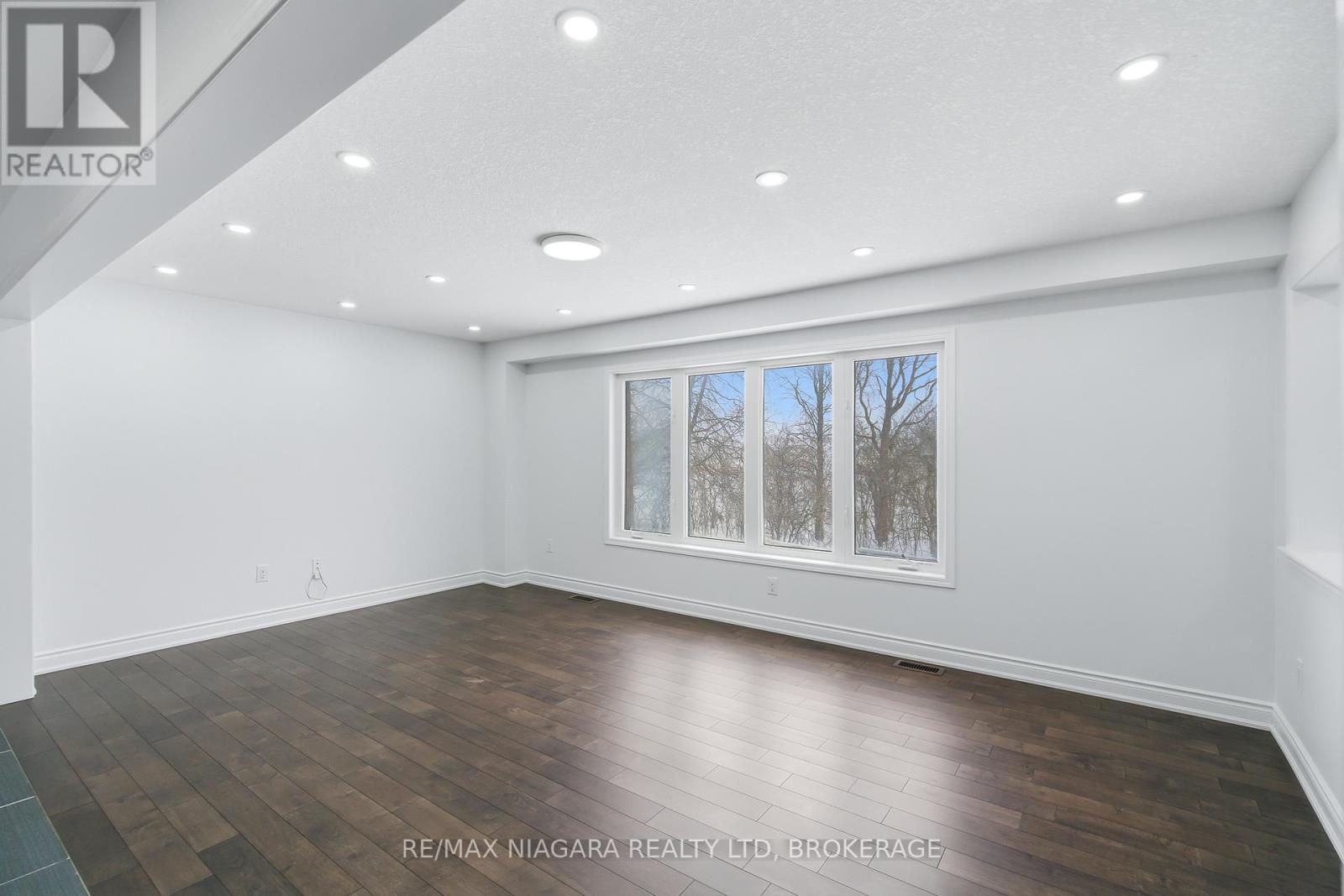 8139 Buckeye Crescent, Niagara Falls, Ontario  L2H 2Y6 - Photo 12 - X12725792