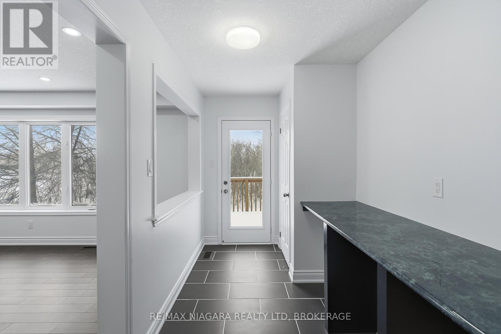 8139 Buckeye Crescent, Niagara Falls, Ontario  L2H 2Y6 - Photo 13 - X12725792