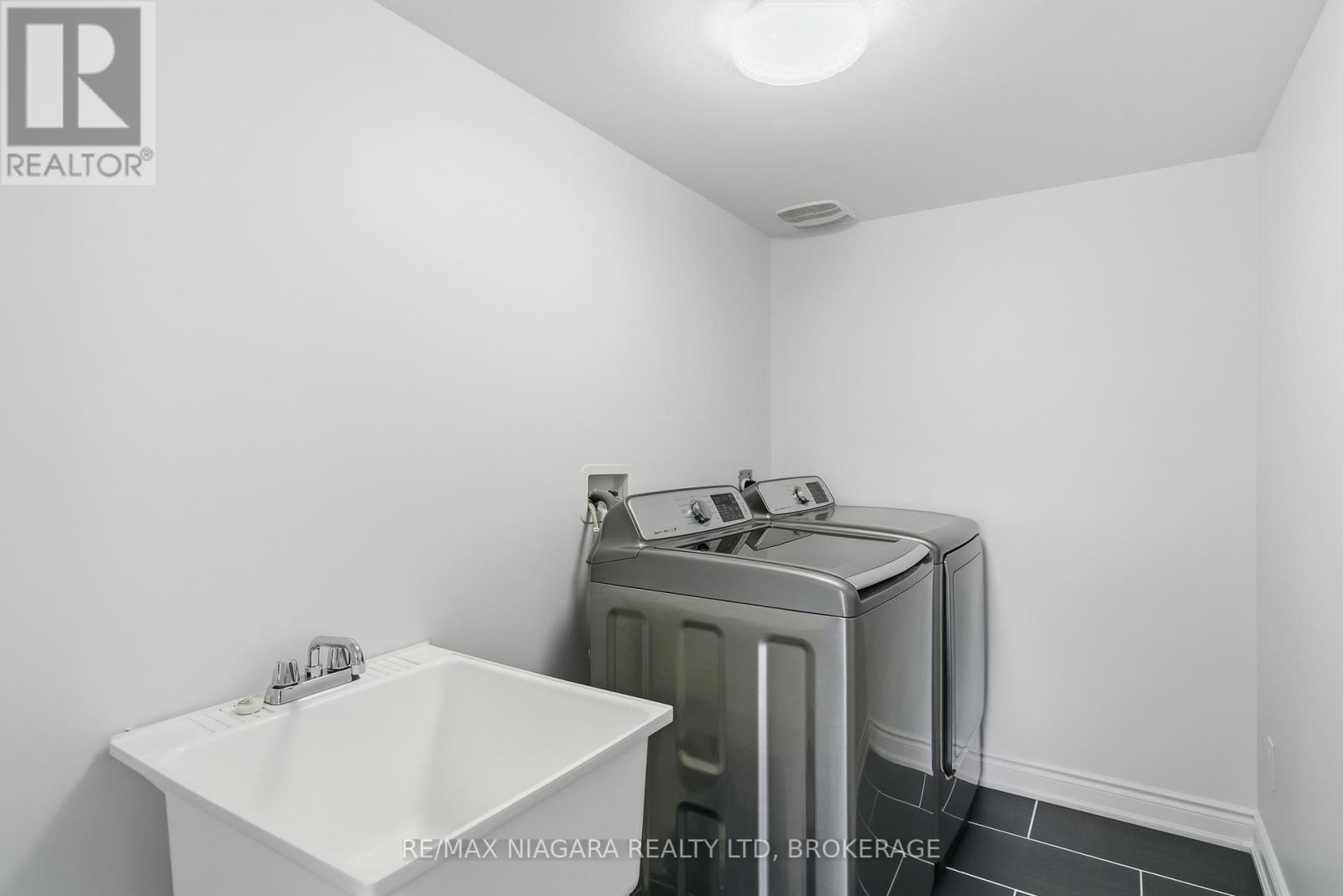 8139 Buckeye Crescent, Niagara Falls, Ontario  L2H 2Y6 - Photo 15 - X12725792
