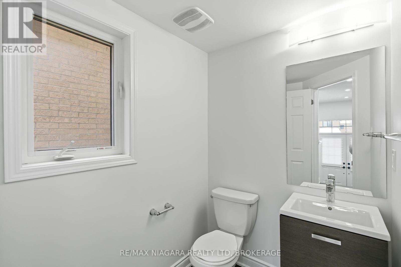 8139 Buckeye Crescent, Niagara Falls, Ontario  L2H 2Y6 - Photo 16 - X12725792