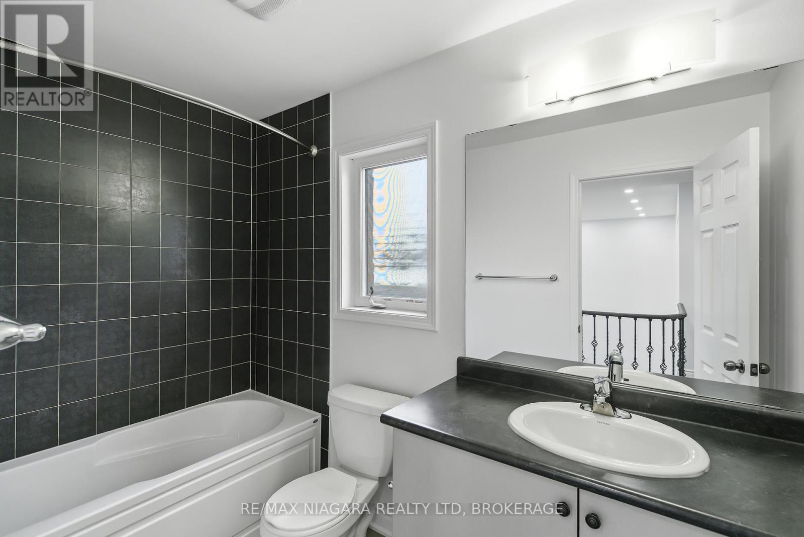 8139 Buckeye Crescent, Niagara Falls, Ontario  L2H 2Y6 - Photo 25 - X12725792