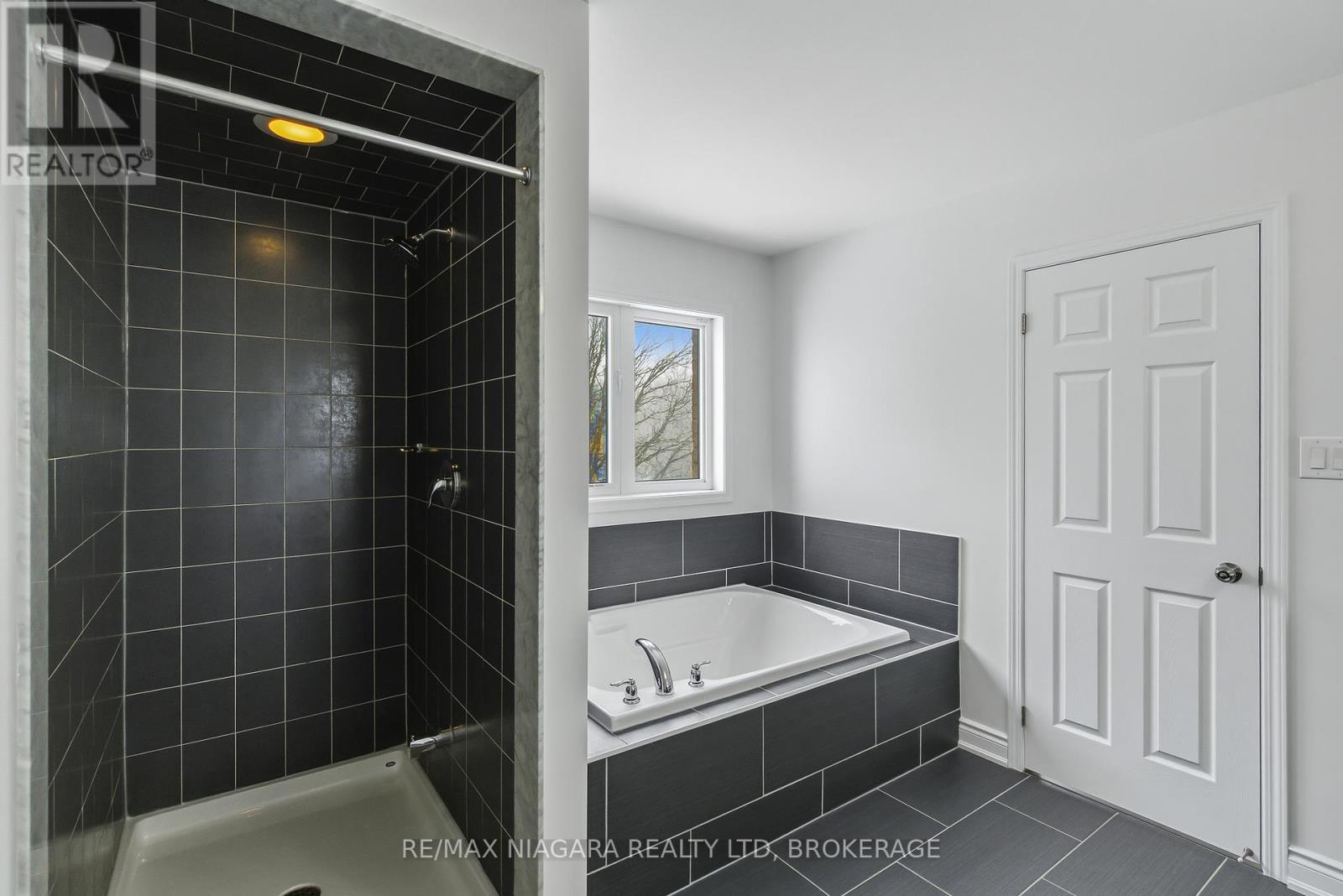 8139 Buckeye Crescent, Niagara Falls, Ontario  L2H 2Y6 - Photo 34 - X12725792