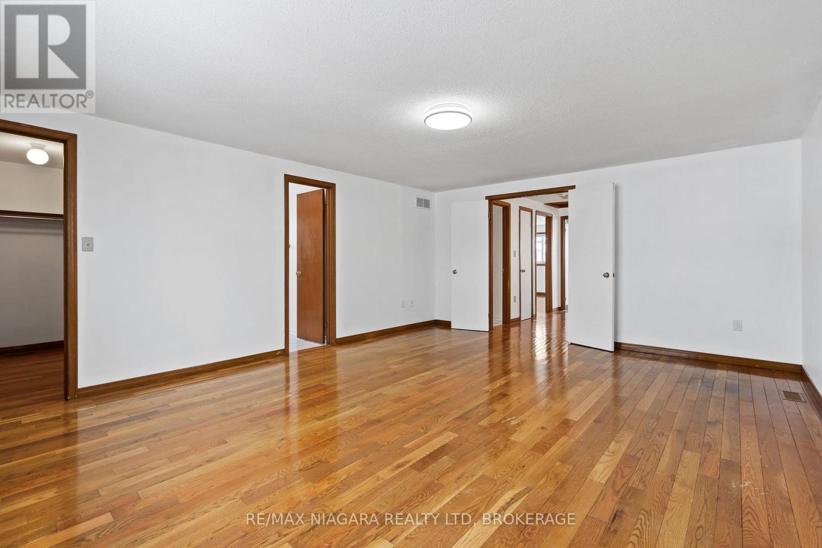 54 Culligan Crescent, Thorold, Ontario  L2V 4P1 - Photo 13 - X12737714