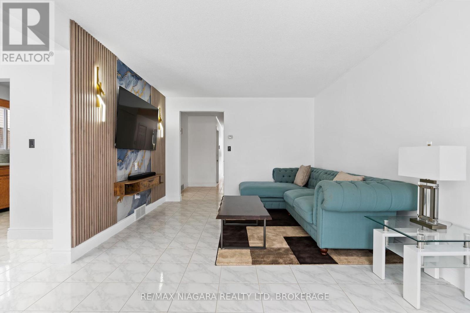 54 Culligan Crescent, Thorold, Ontario  L2V 4P1 - Photo 5 - X12737714