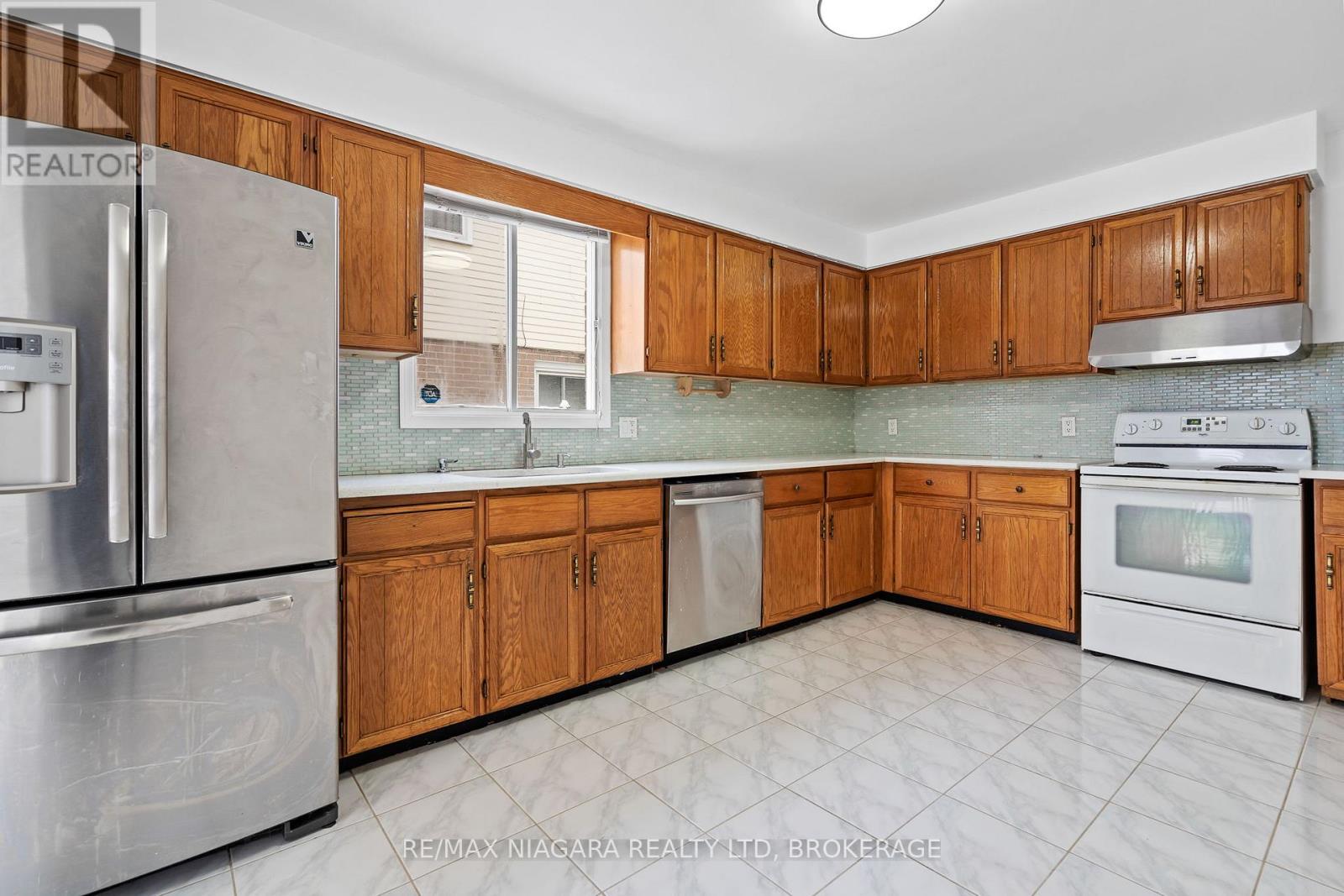 54 Culligan Crescent, Thorold, Ontario  L2V 4P1 - Photo 7 - X12737714