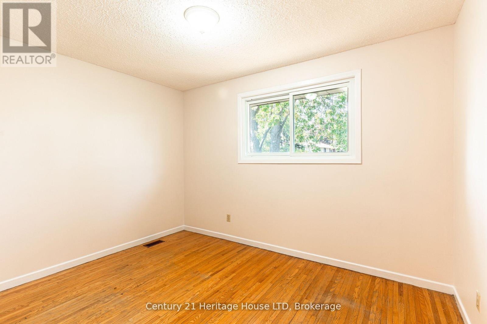 387 First Avenue, Welland, Ontario  L3C 5R3 - Photo 13 - X12742562