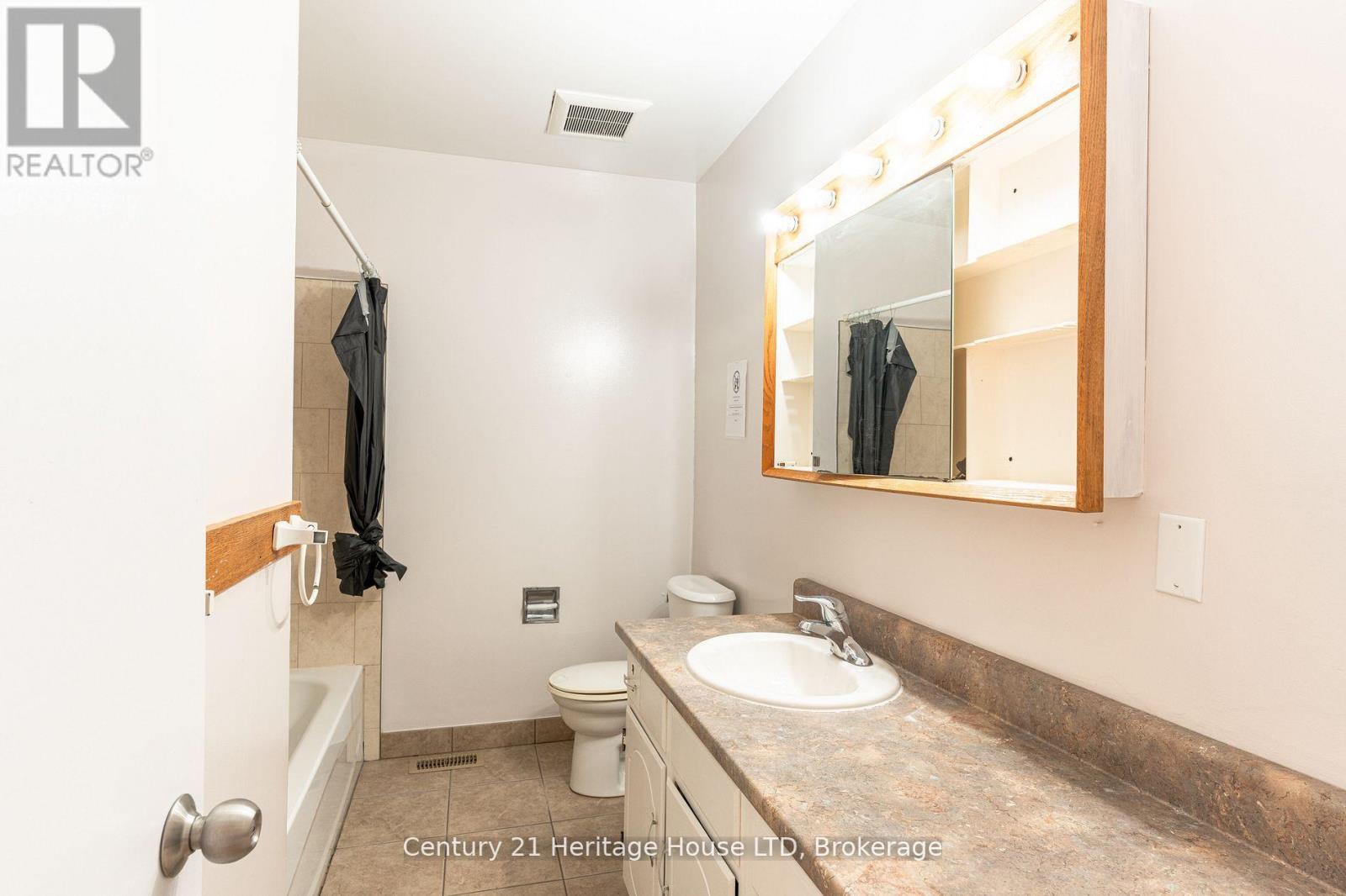 387 First Avenue, Welland, Ontario  L3C 5R3 - Photo 17 - X12742562