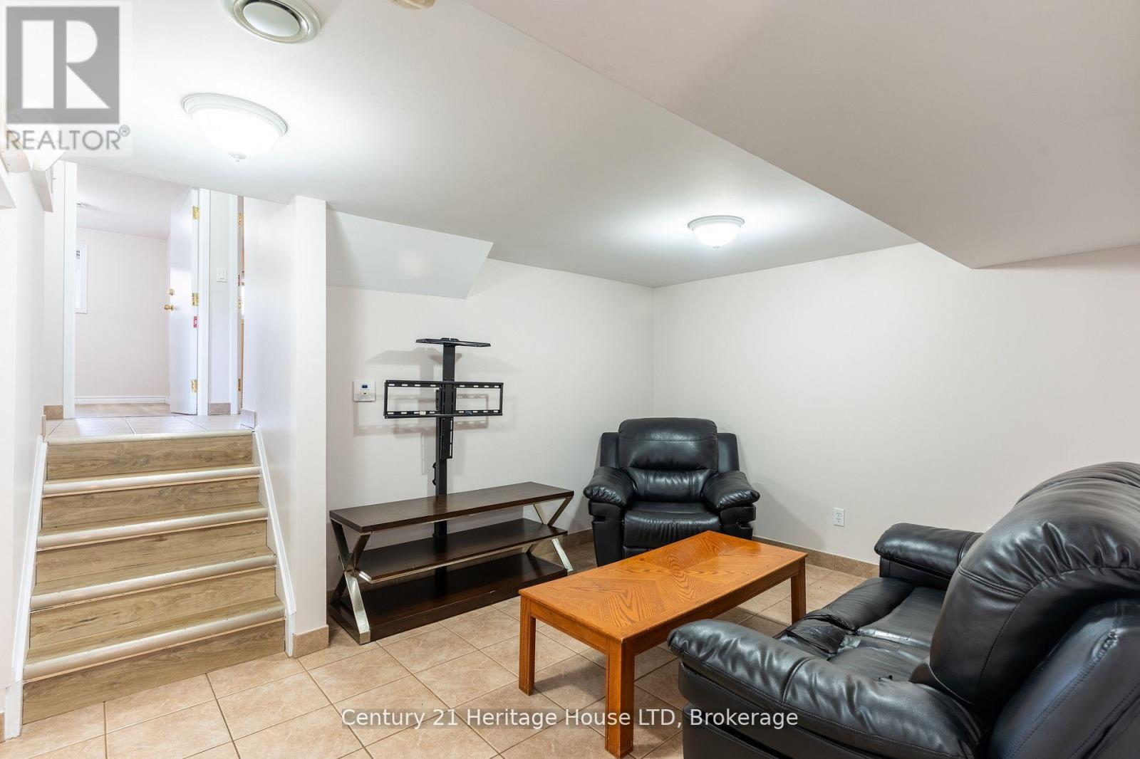 387 First Avenue, Welland, Ontario  L3C 5R3 - Photo 19 - X12742562