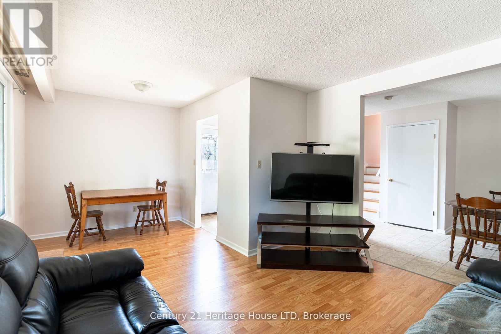 387 First Avenue, Welland, Ontario  L3C 5R3 - Photo 8 - X12742562