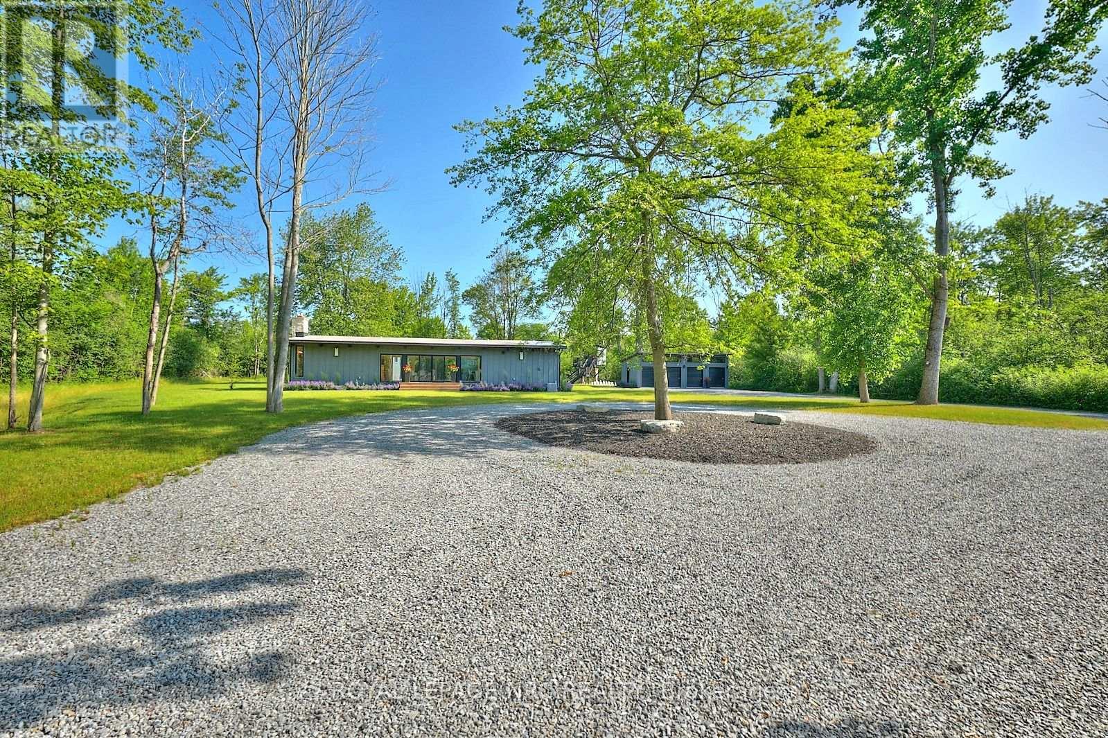 1904 Macdonald Drive, Fort Erie, Ontario  L2A 5M4 - Photo 2 - X12751324
