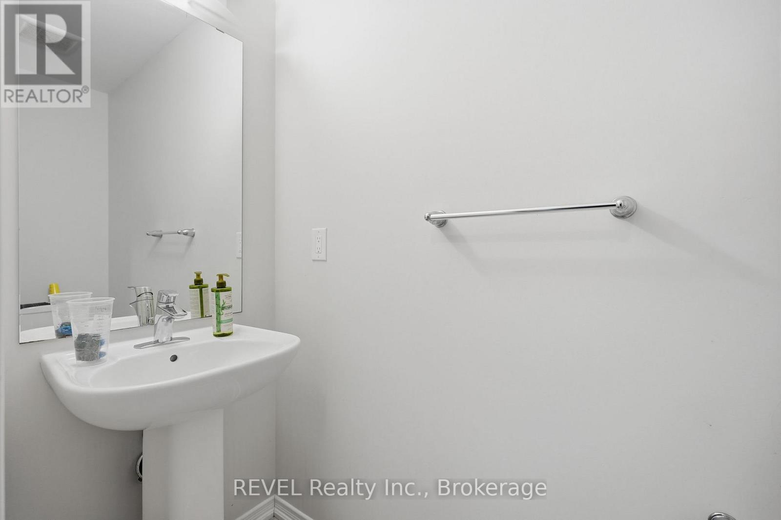 67 Esther Crescent, Thorold, Ontario  L3B 0G3 - Photo 5 - X12753160