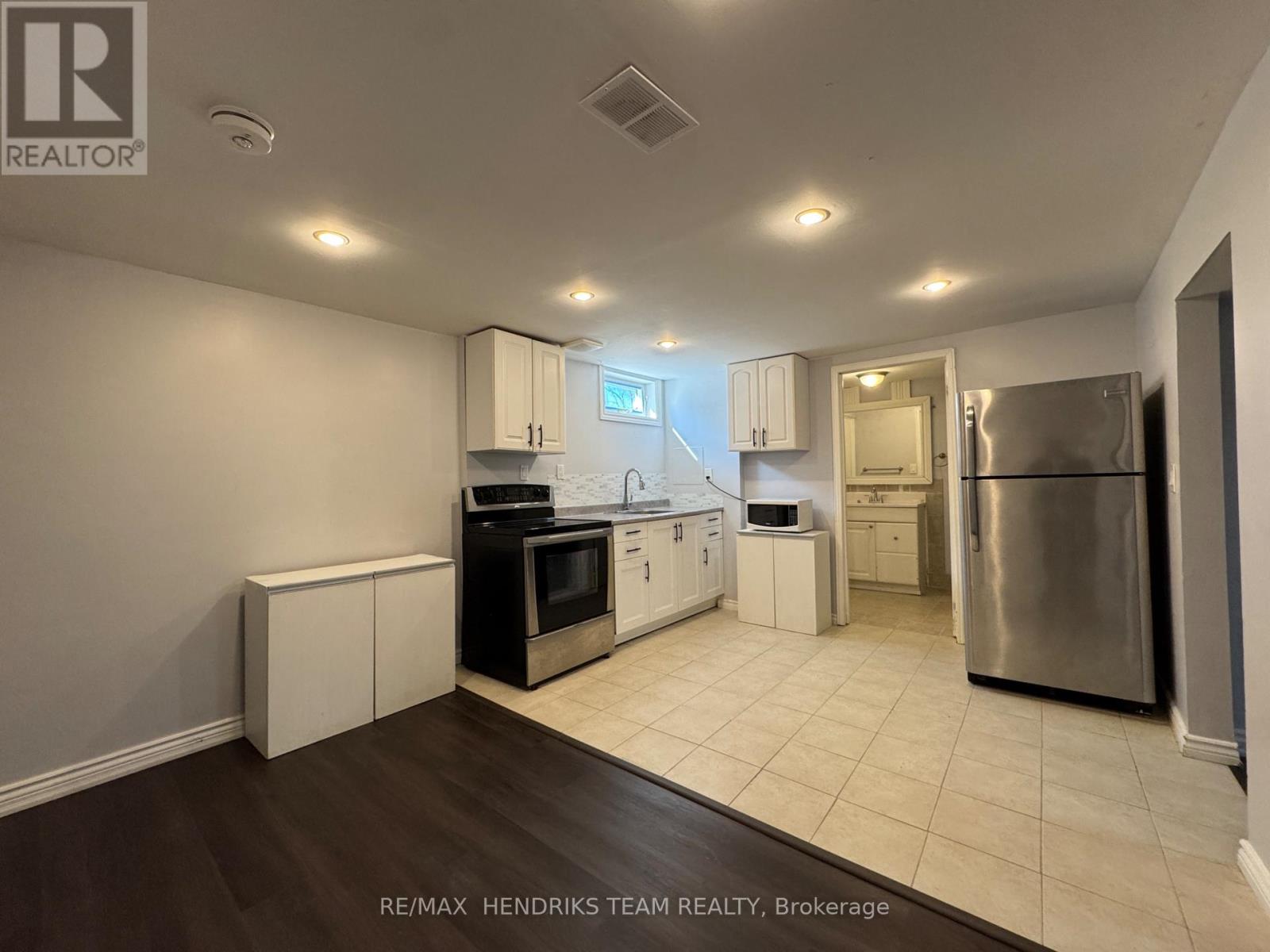 Lower - 14 Rendale Avenue, St. Catharines, Ontario  L2M 6G1 - Photo 4 - X12756992