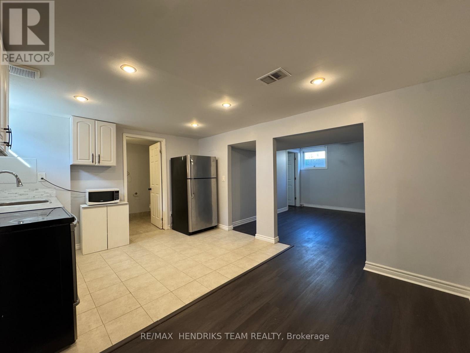 Lower - 14 Rendale Avenue, St. Catharines, Ontario  L2M 6G1 - Photo 5 - X12756992