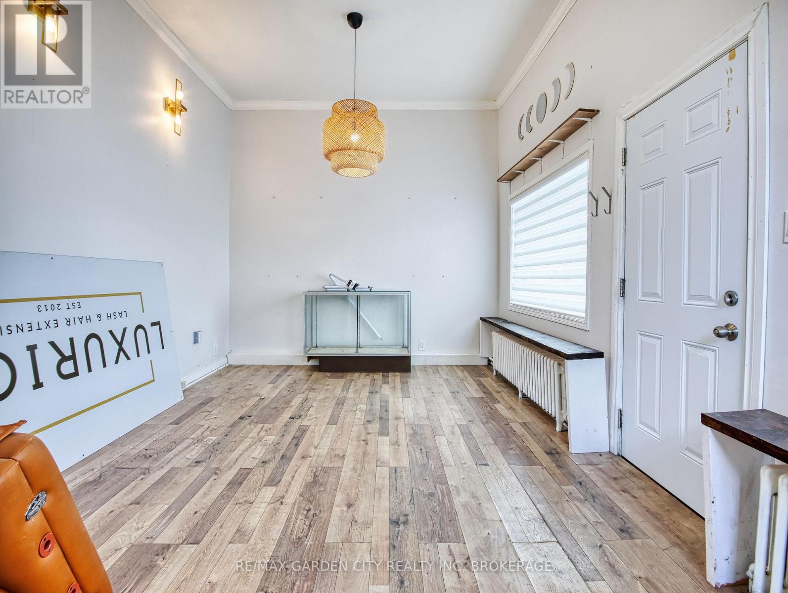 144 Welland Avenue, St. Catharines, Ontario  L2R 2N6 - Photo 2 - X12763260