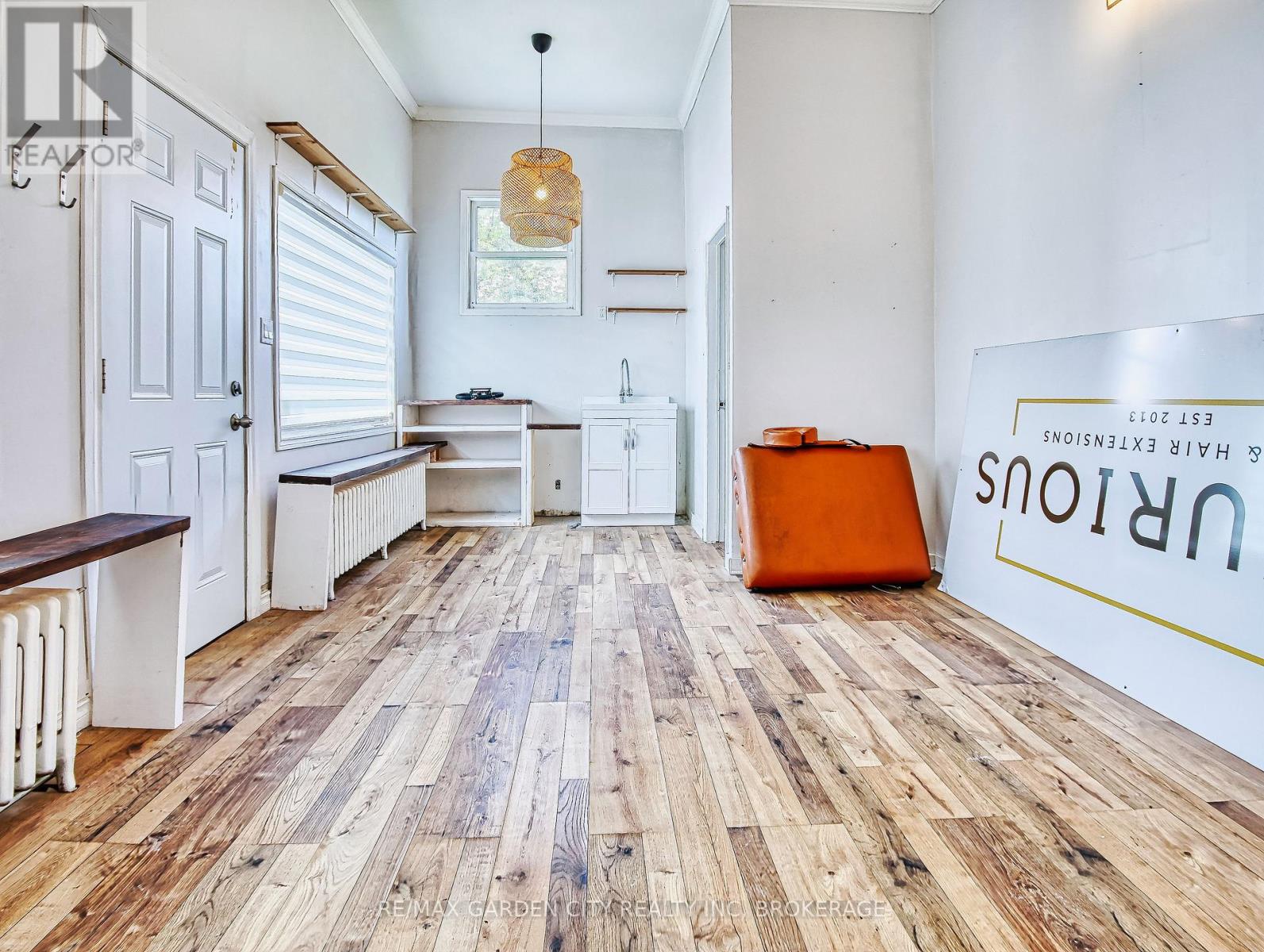 144 Welland Avenue, St. Catharines, Ontario  L2R 2N6 - Photo 3 - X12763260