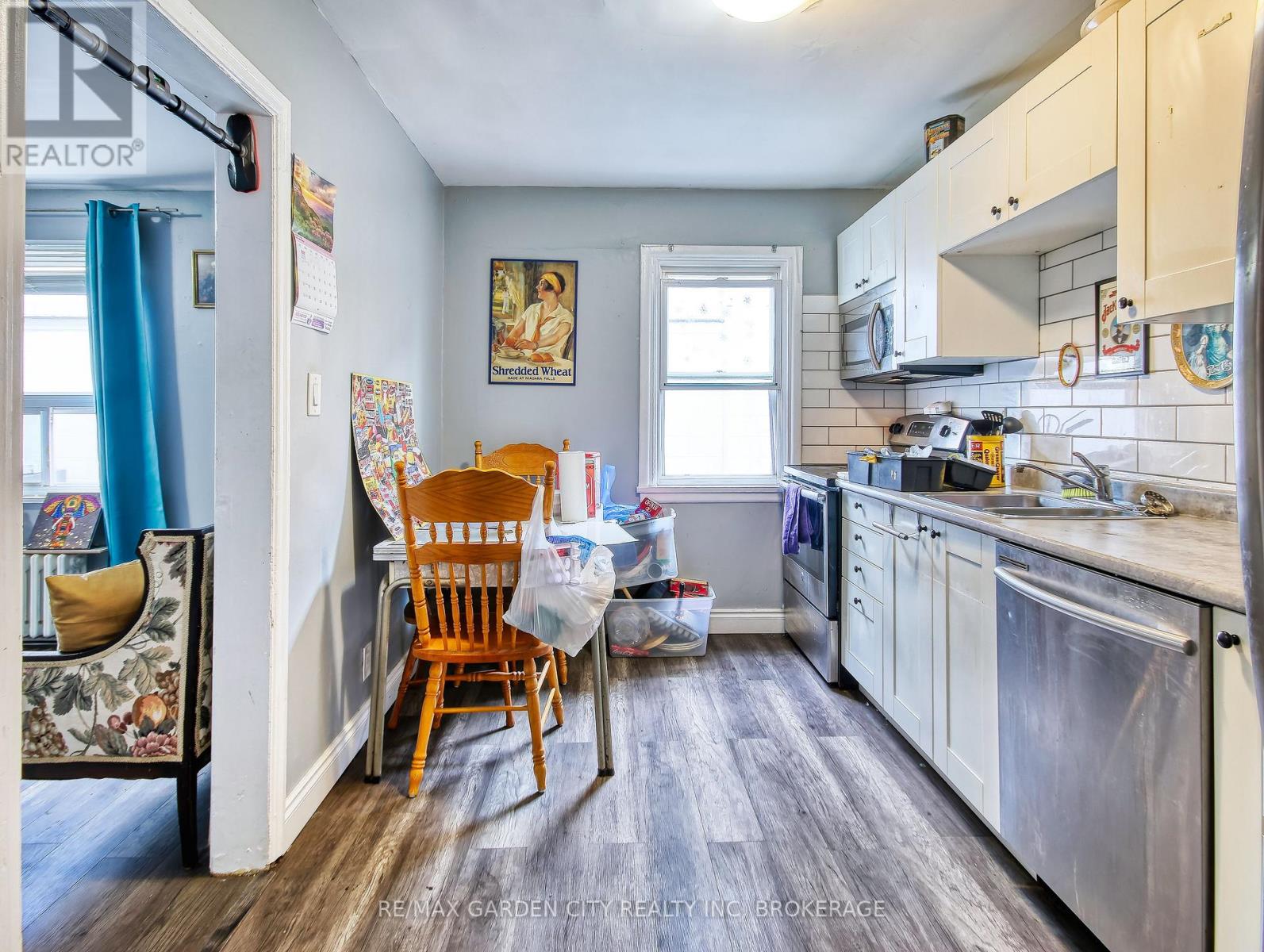 144 Welland Avenue, St. Catharines, Ontario  L2R 2N6 - Photo 7 - X12763260