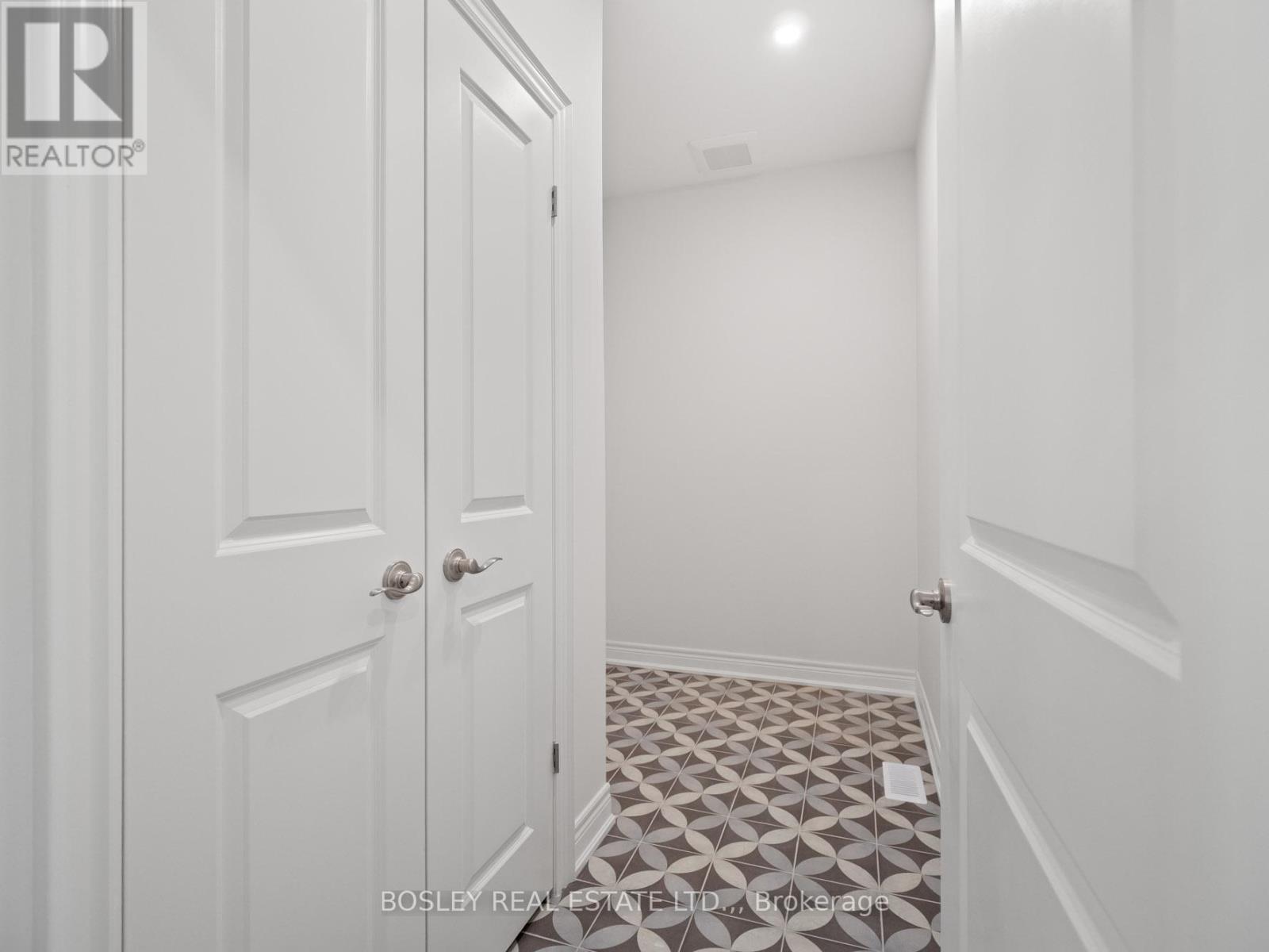 510 Royal Ridge Drive, Fort Erie, Ontario  L0S 1N0 - Photo 22 - X12766904