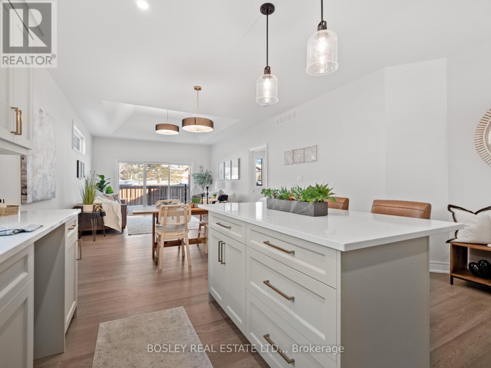 510 Royal Ridge Drive, Fort Erie, Ontario  L0S 1N0 - Photo 4 - X12766904