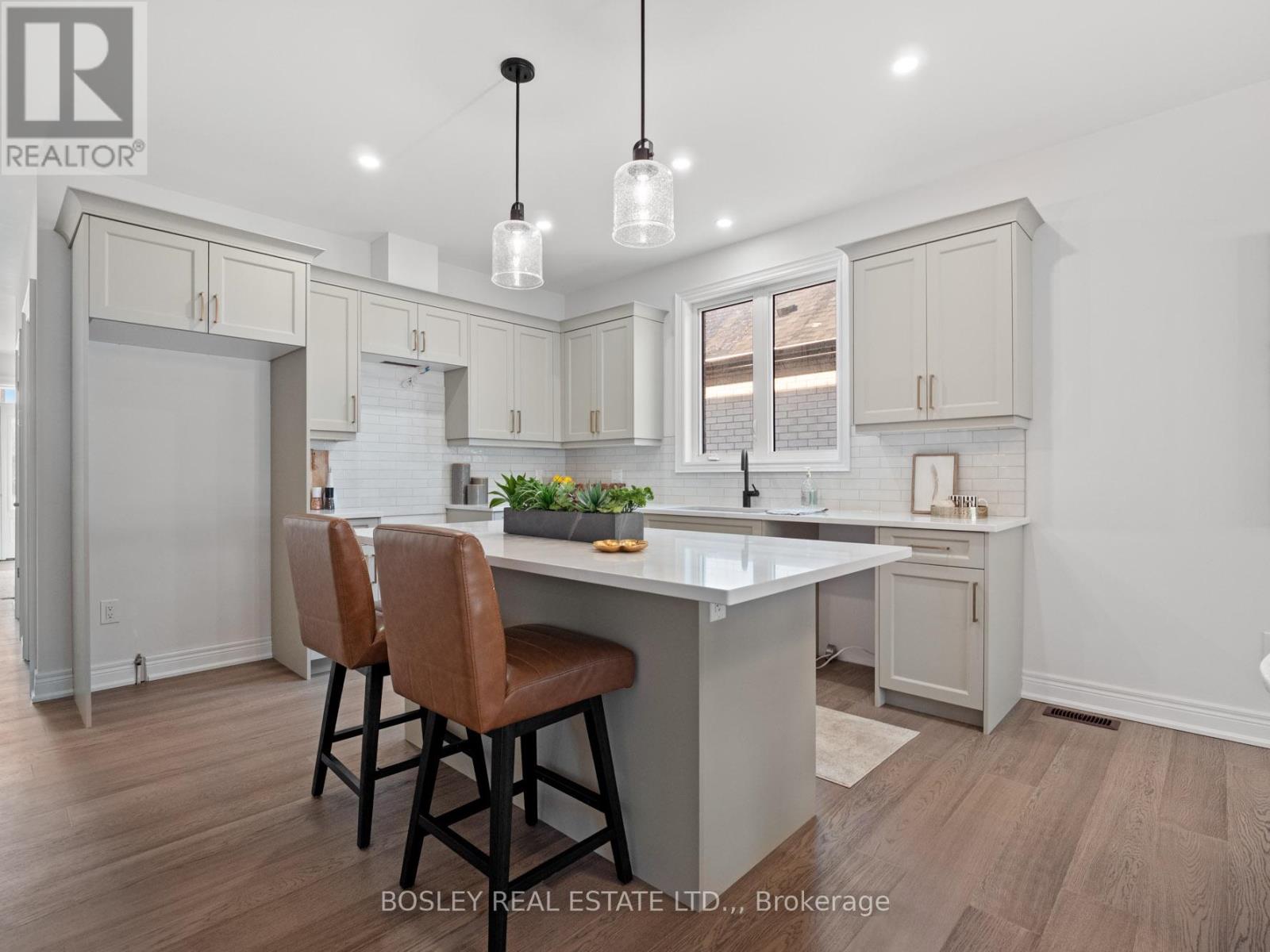 510 Royal Ridge Drive, Fort Erie, Ontario  L0S 1N0 - Photo 8 - X12766904