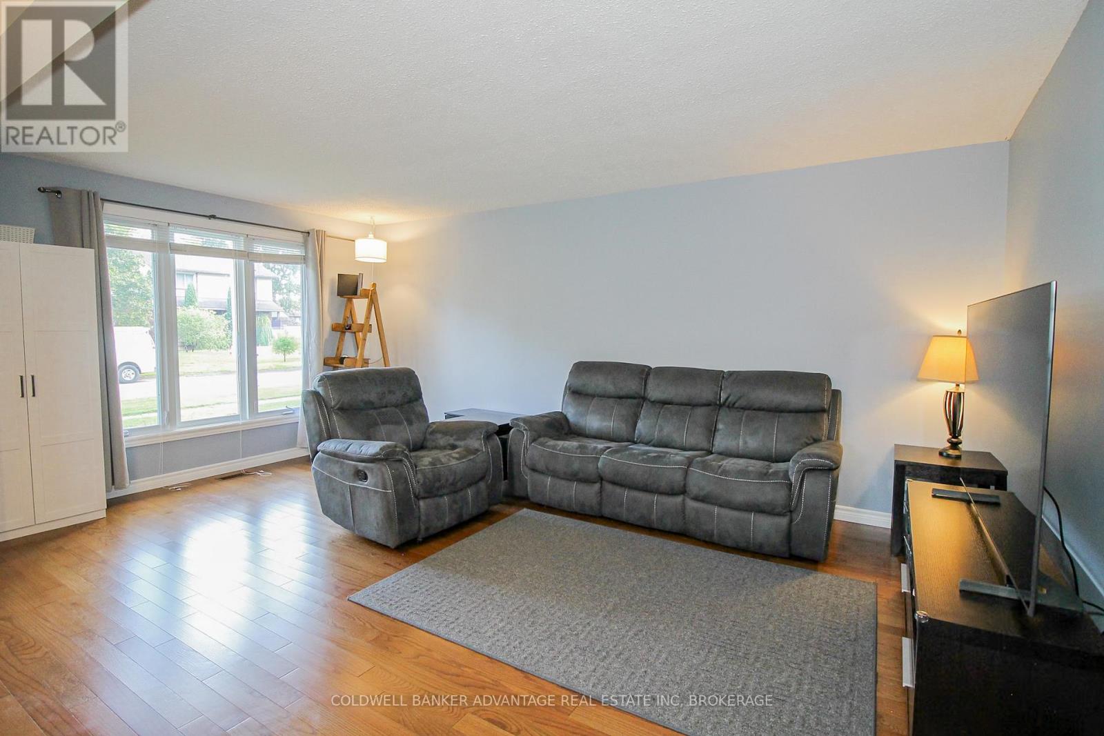 42 Newleaf Crescent, Welland, Ontario  L3C 6B4 - Photo 10 - X12777298