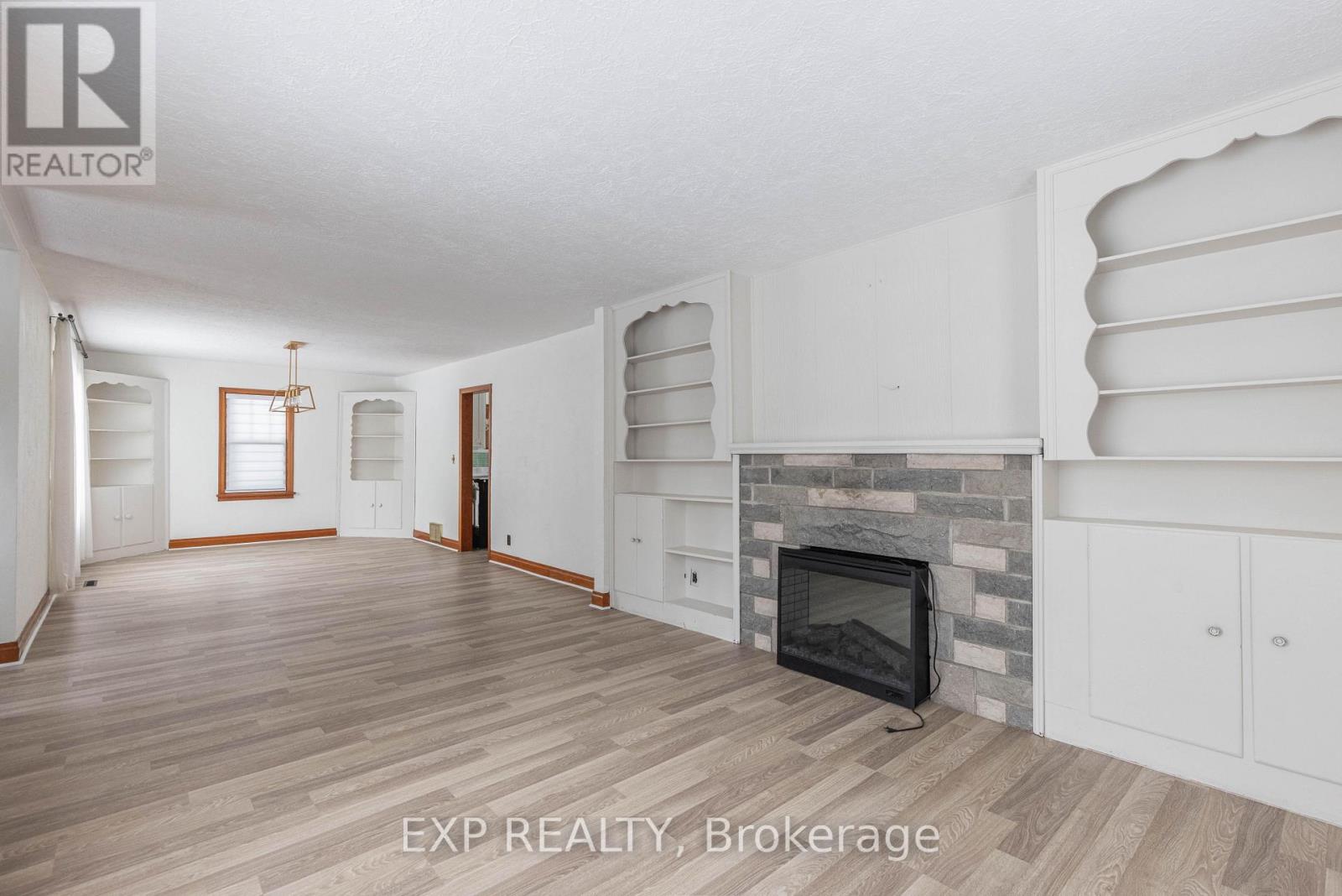 412 South Pelham Road, Welland, Ontario  L3C 3C6 - Photo 11 - X12778346