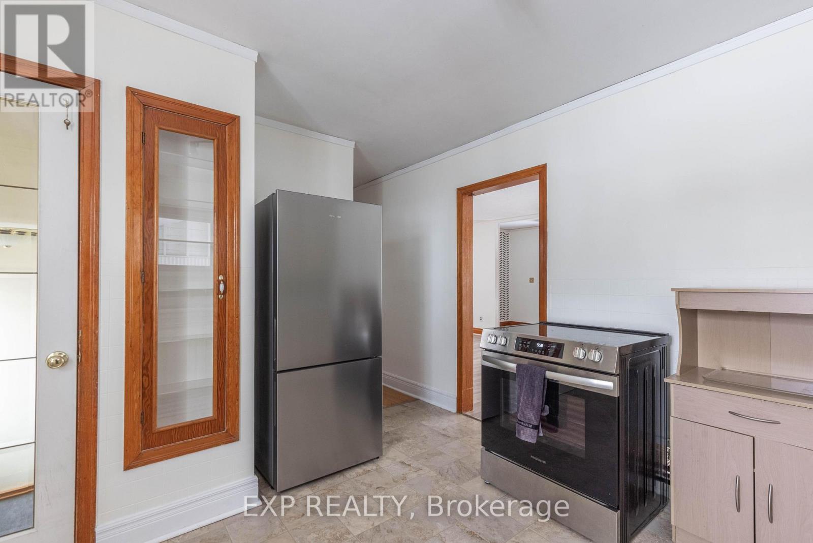 412 South Pelham Road, Welland, Ontario  L3C 3C6 - Photo 16 - X12778346