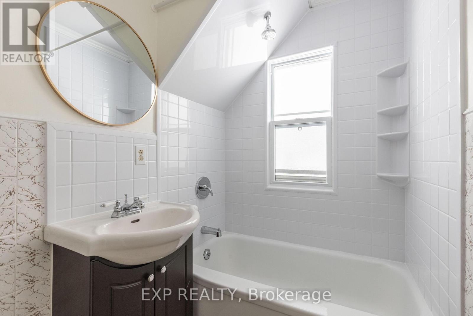 412 South Pelham Road, Welland, Ontario  L3C 3C6 - Photo 20 - X12778346