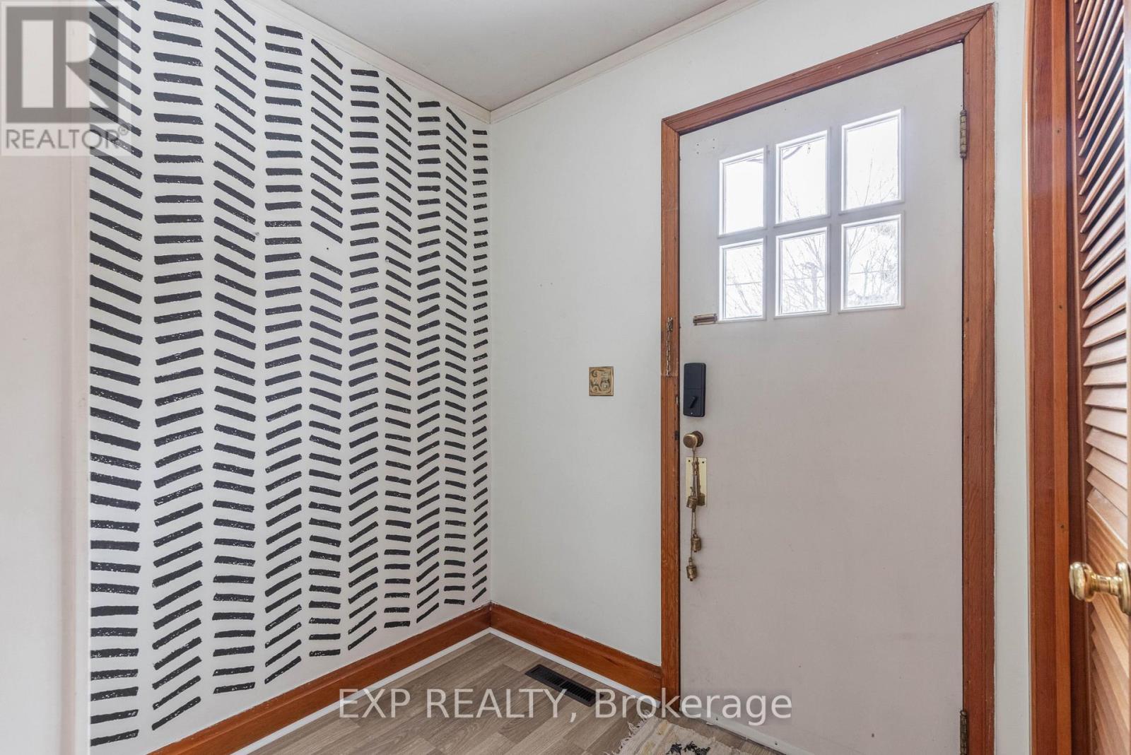 412 South Pelham Road, Welland, Ontario  L3C 3C6 - Photo 9 - X12778346