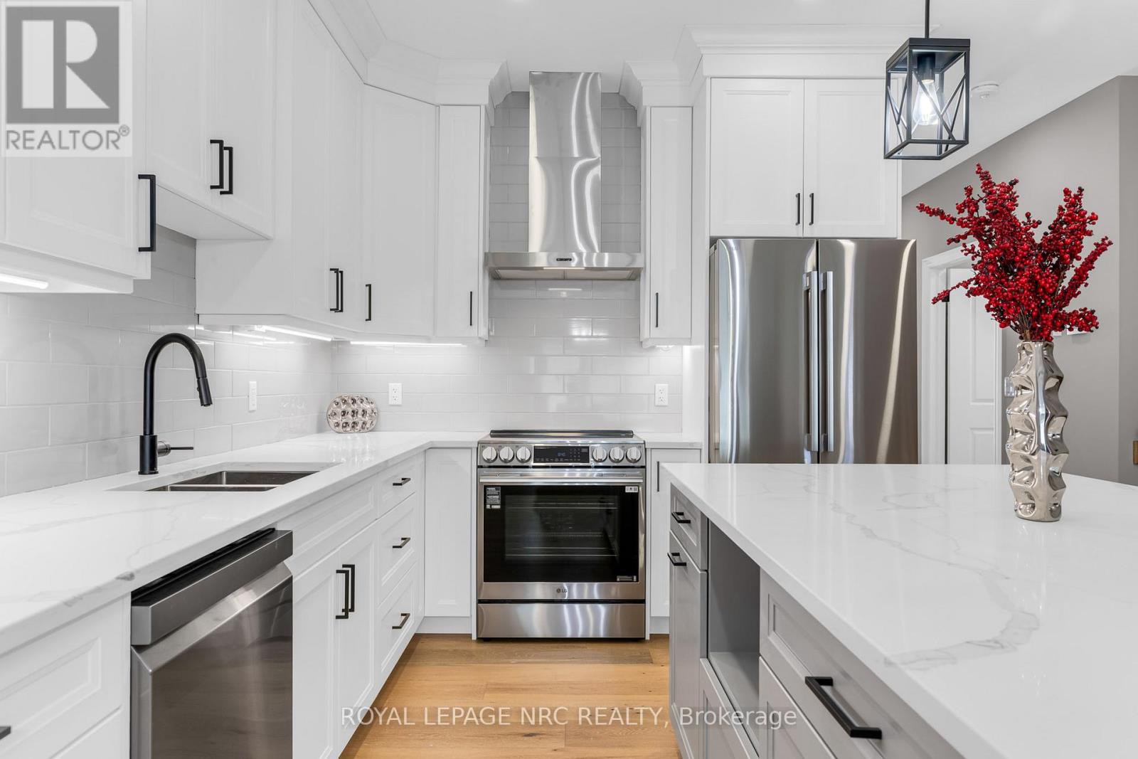 738 Clarence Street, Port Colborne, Ontario  L3K 0A8 - Photo 11 - X12780732