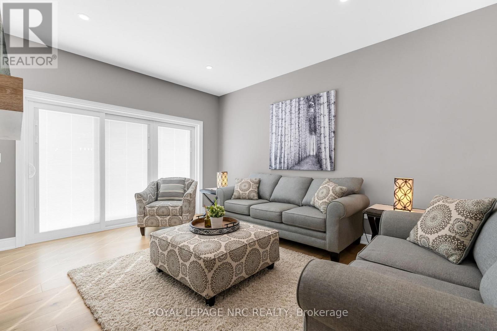 738 Clarence Street, Port Colborne, Ontario  L3K 0A8 - Photo 3 - X12780732