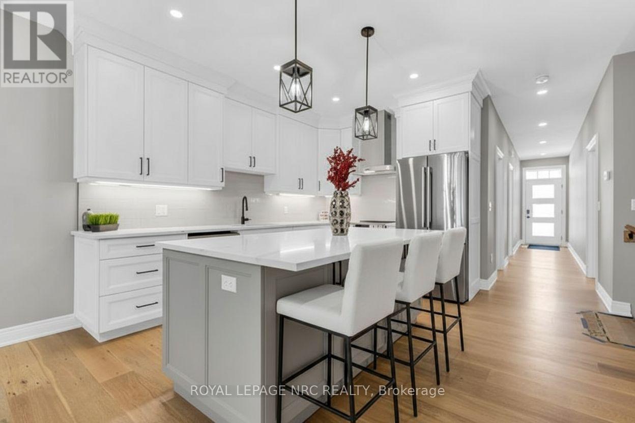 738 Clarence Street, Port Colborne, Ontario  L3K 0A8 - Photo 7 - X12780732