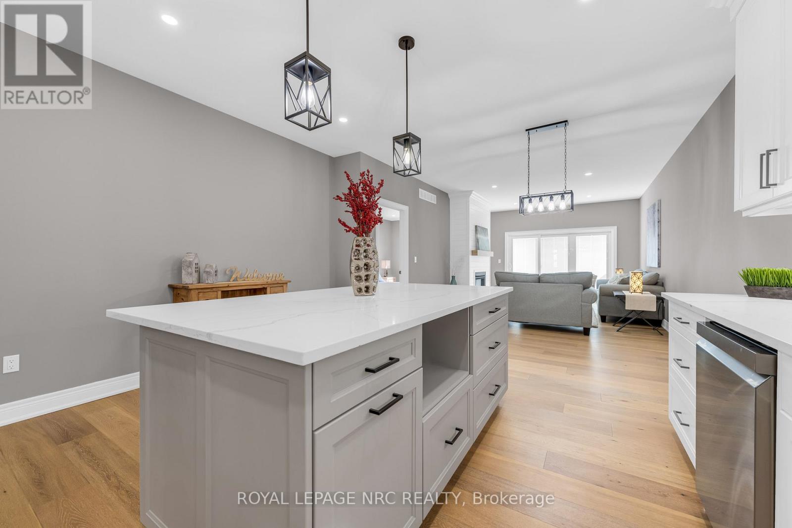 738 Clarence Street, Port Colborne, Ontario  L3K 0A8 - Photo 8 - X12780732