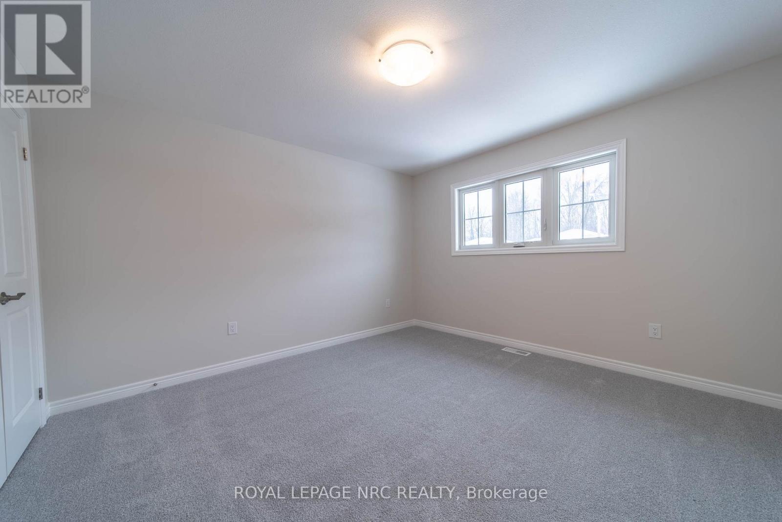 52 Willson Drive, Thorold, Ontario  L2V 0G7 - Photo 11 - X12784910