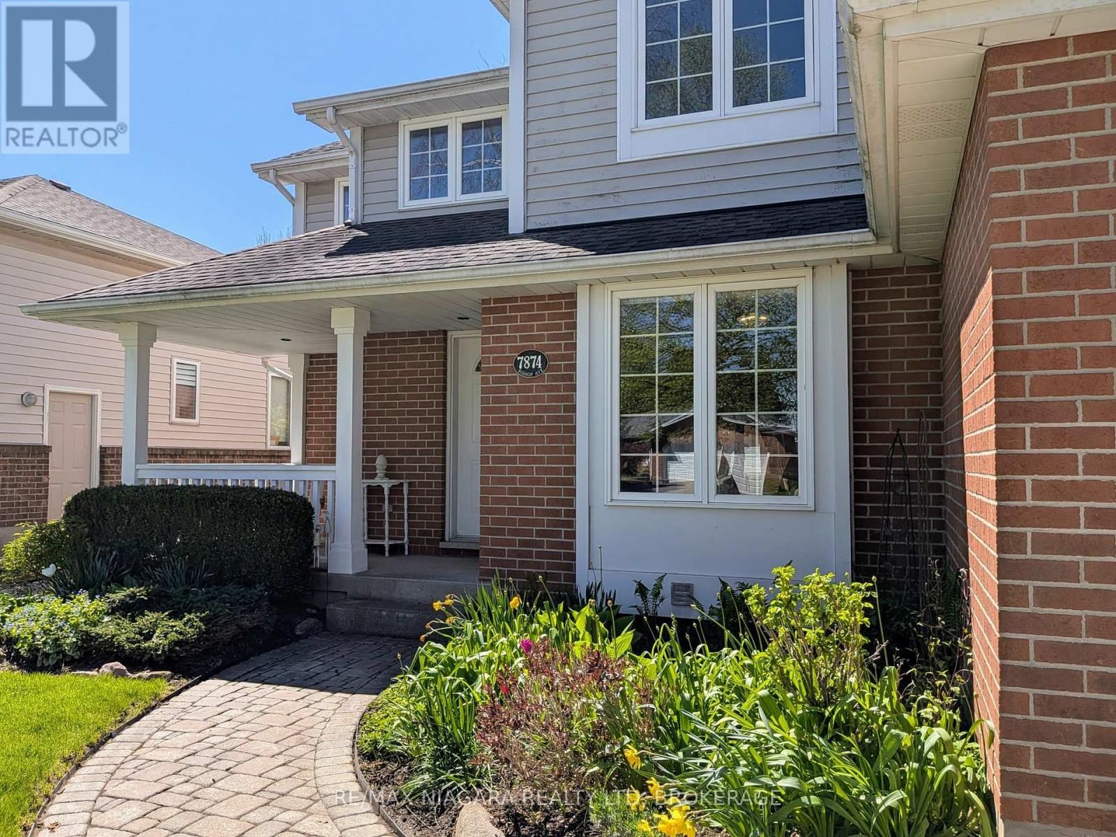 7874 Bishop Avenue, Niagara Falls, Ontario  L2H 3C6 - Photo 2 - X12784940