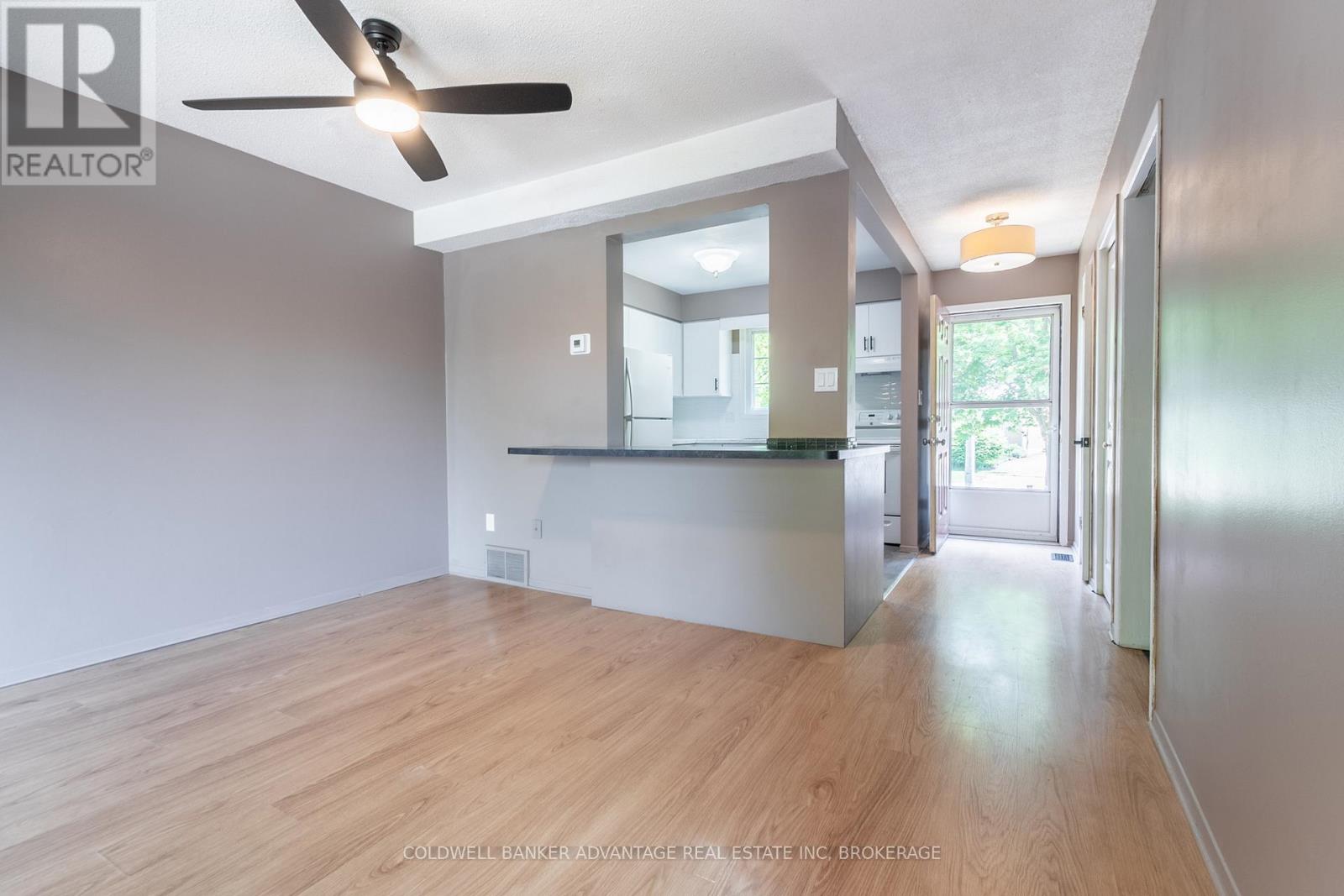 8 - 102 Silvan Drive, Welland, Ontario  L3C 6C3 - Photo 2 - X12787144