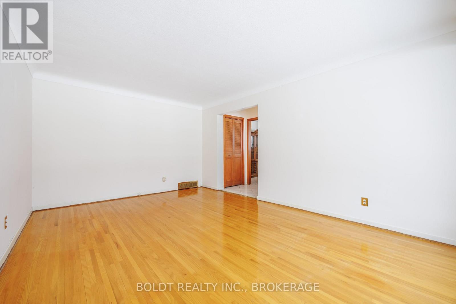 15 Nottingham Court, St. Catharines, Ontario  L2M 1L6 - Photo 5 - X12793410