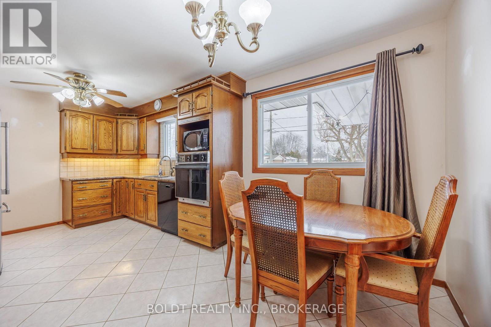 15 Nottingham Court, St. Catharines, Ontario  L2M 1L6 - Photo 6 - X12793410