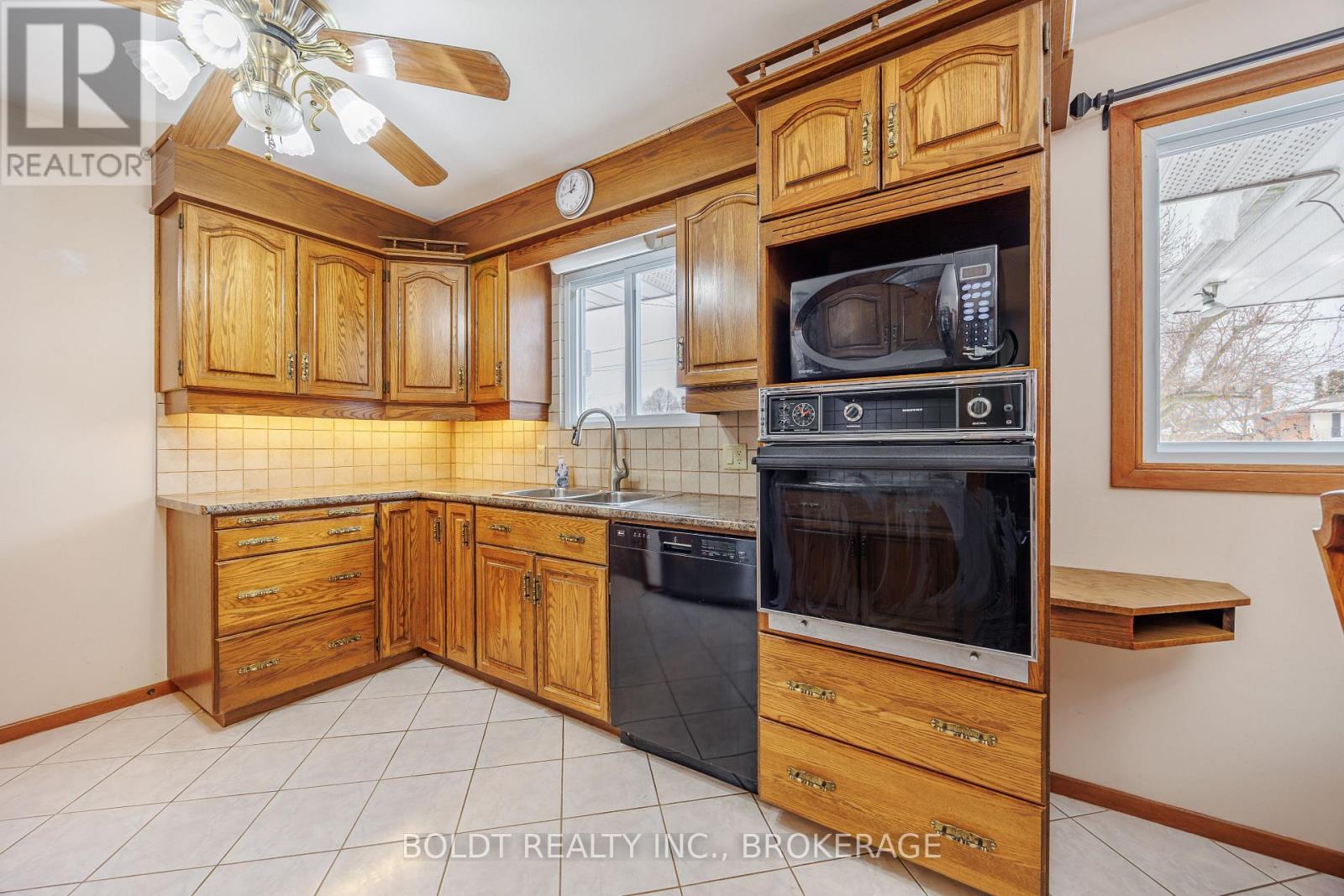 15 Nottingham Court, St. Catharines, Ontario  L2M 1L6 - Photo 7 - X12793410