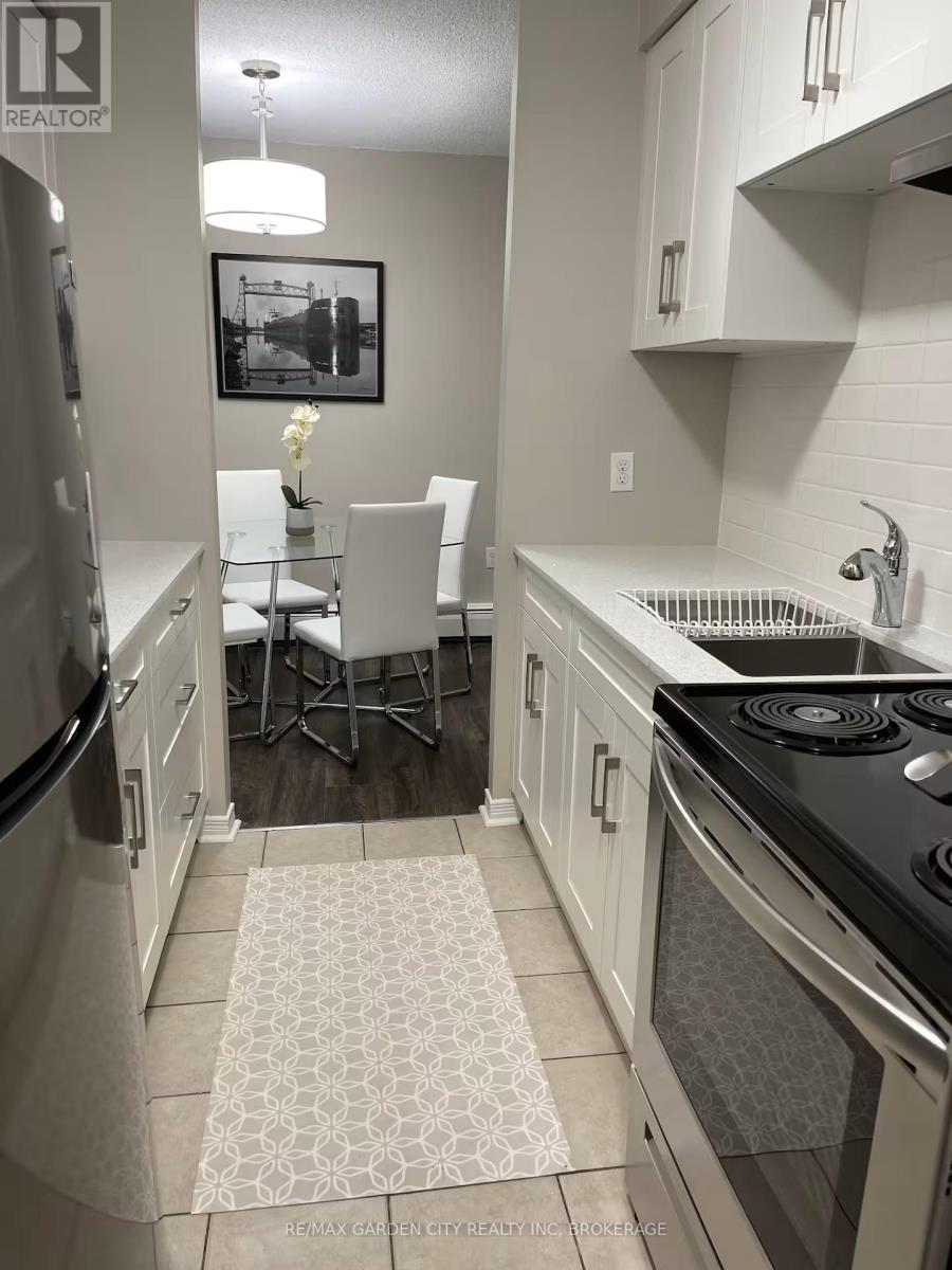 151 Plymouth Road, Welland, Ontario  L3B 3C8 - Photo 3 - X12793712