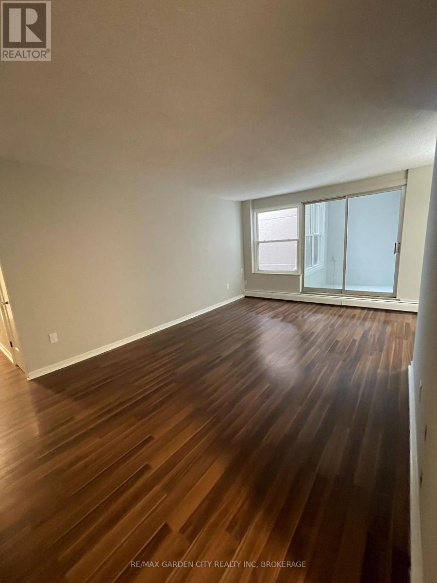 151 Plymouth Road, Welland, Ontario  L3B 3C8 - Photo 6 - X12793712