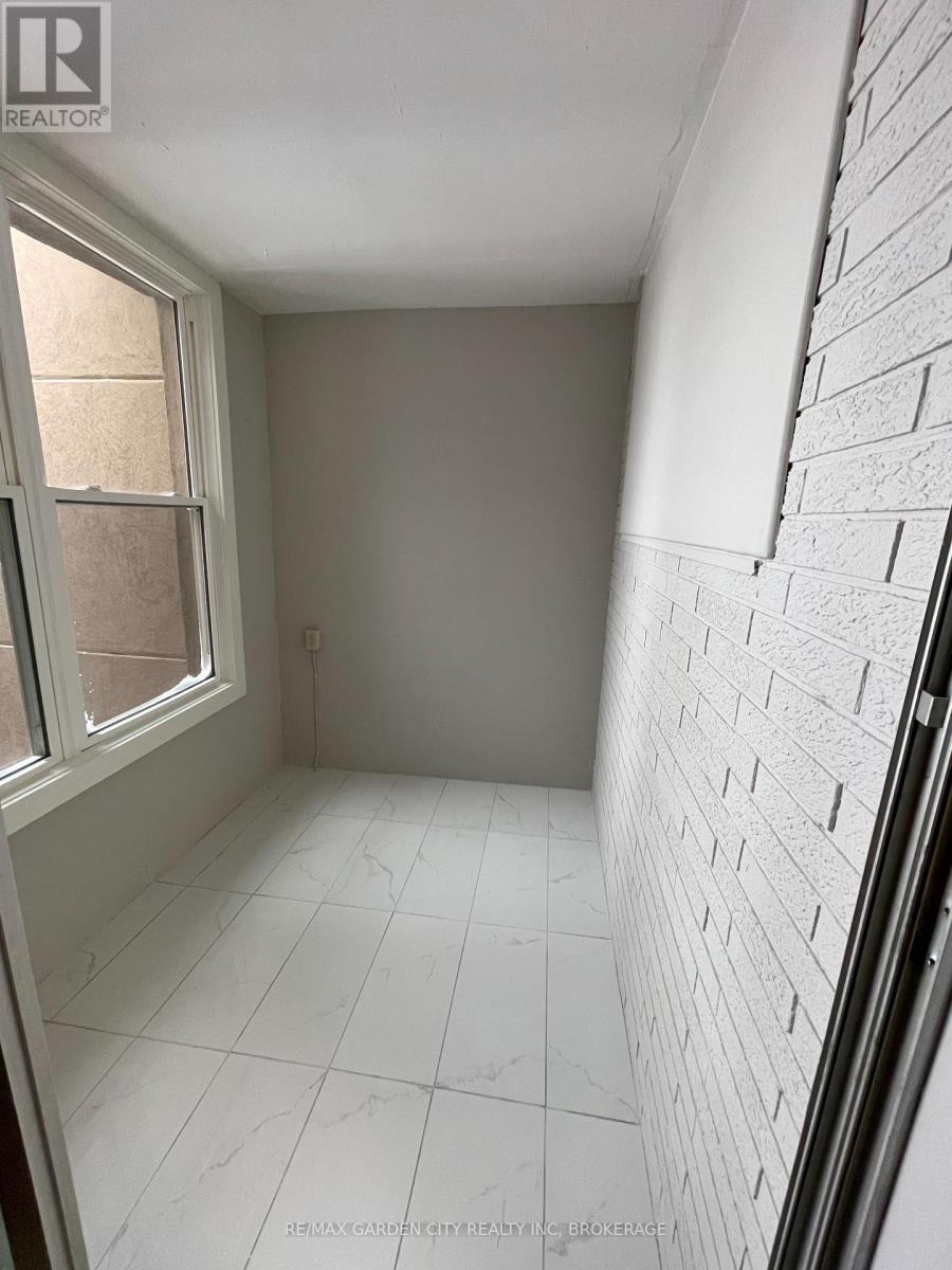 151 Plymouth Road, Welland, Ontario  L3B 3C8 - Photo 8 - X12793712