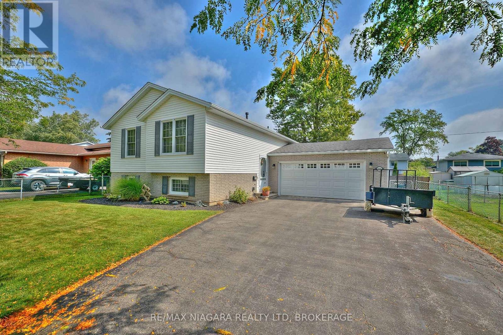 524 Lakeview Road, Fort Erie, Ontario  L2A 4W6 - Photo 3 - X12796020