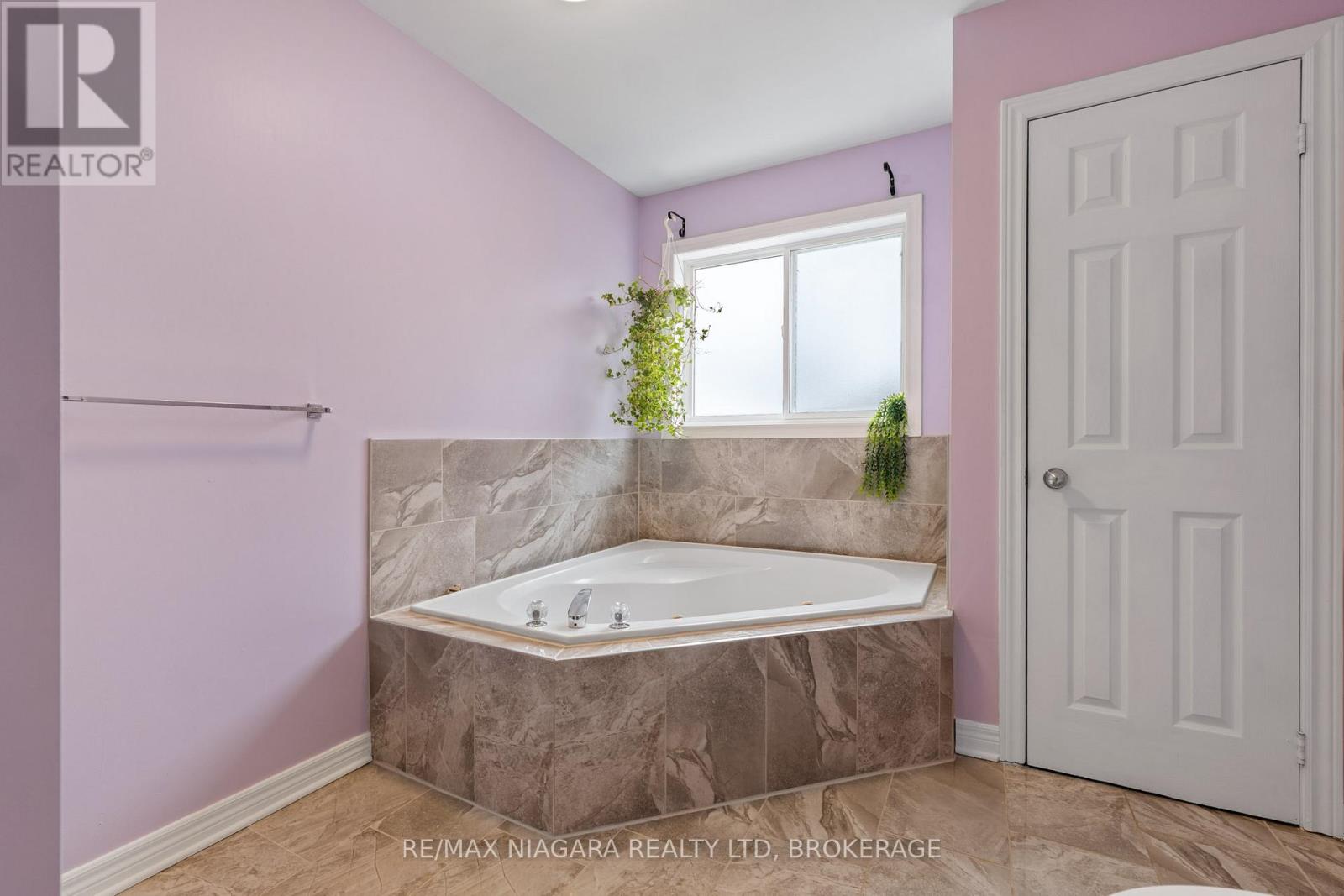 865 Canada Drive, Fort Erie, Ontario  L2A 6S5 - Photo 14 - X12797032