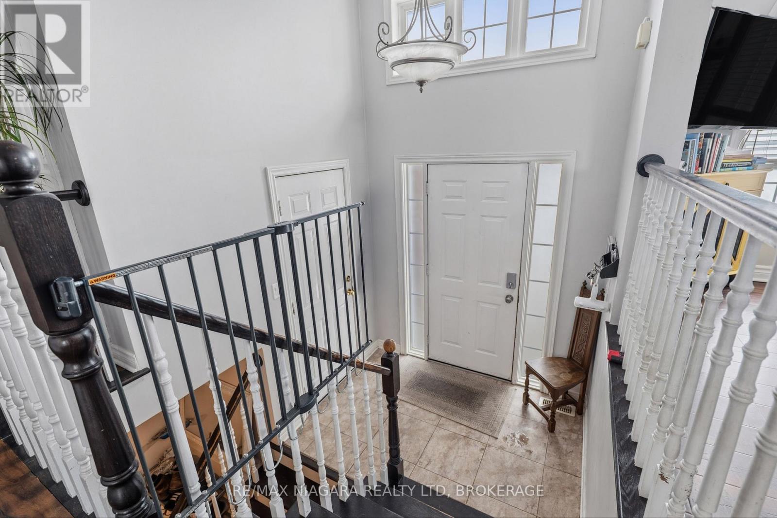 865 Canada Drive, Fort Erie, Ontario  L2A 6S5 - Photo 2 - X12797032