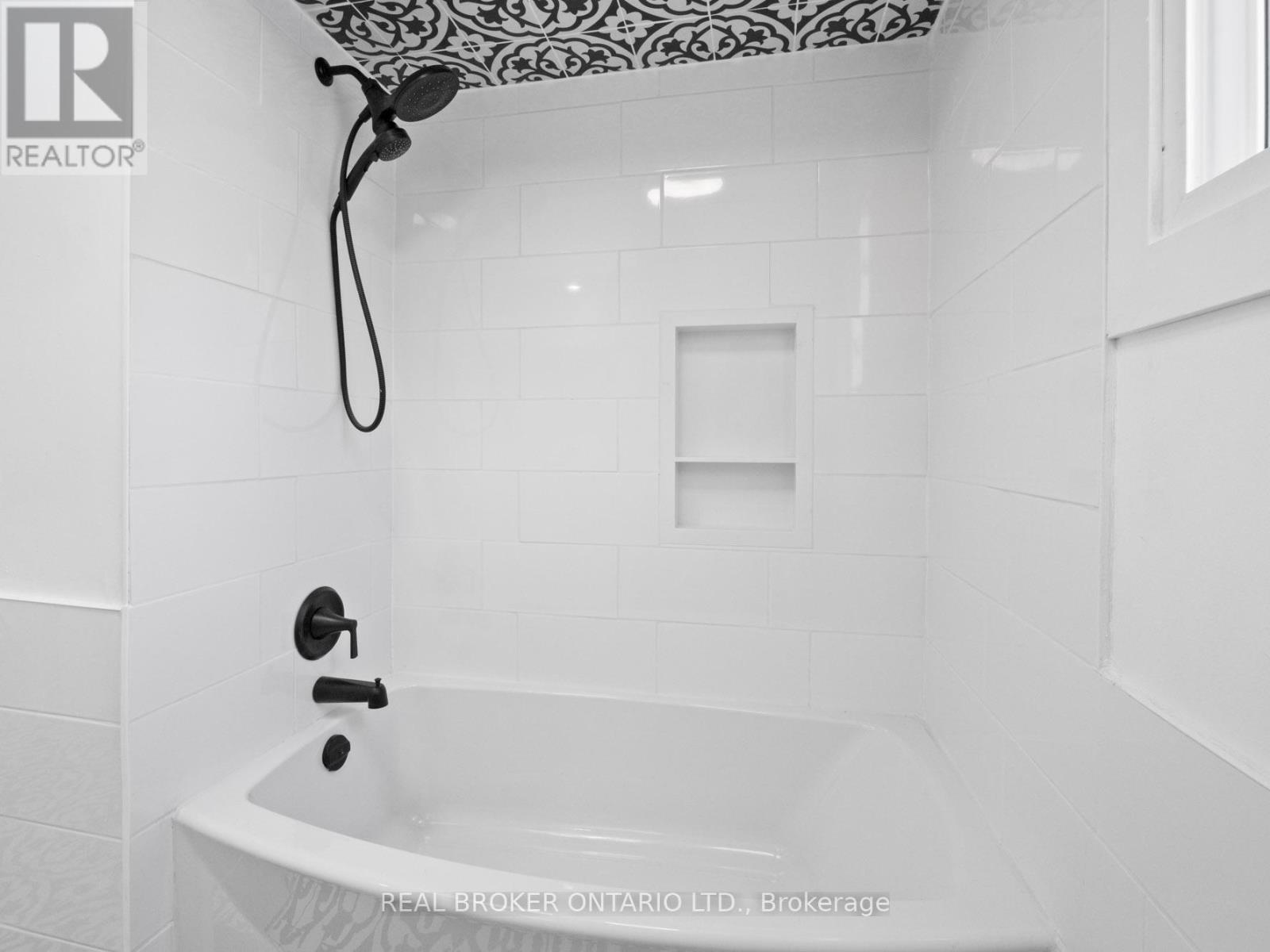 24 Keefer Road, Thorold, Ontario  L2V 4Y4 - Photo 23 - X12804280