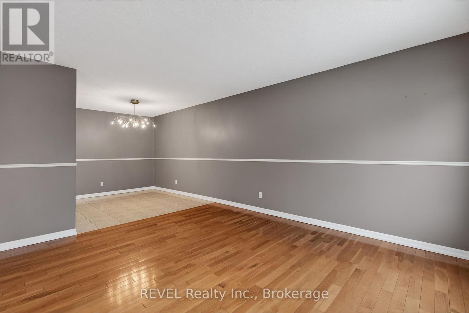 Upper - 6166 Wildrose Crescent, Niagara Falls, Ontario  L2G 7T3 - Photo 5 - X12804334