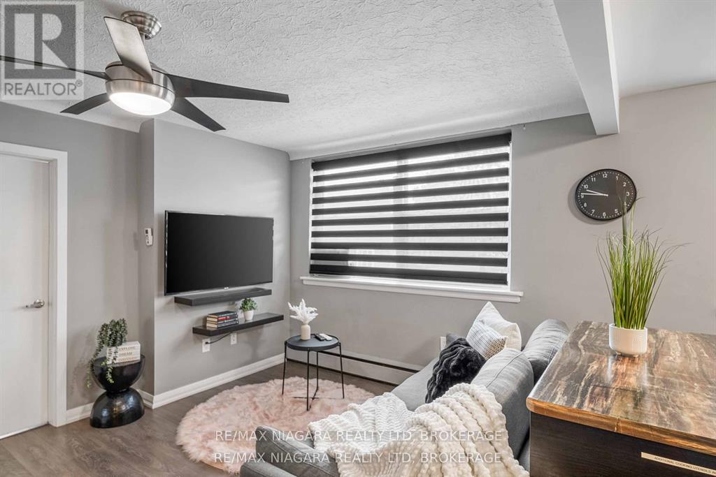 8 - 4538 Huron Street, Niagara Falls, Ontario  L2E 2H3 - Photo 4 - X12809090