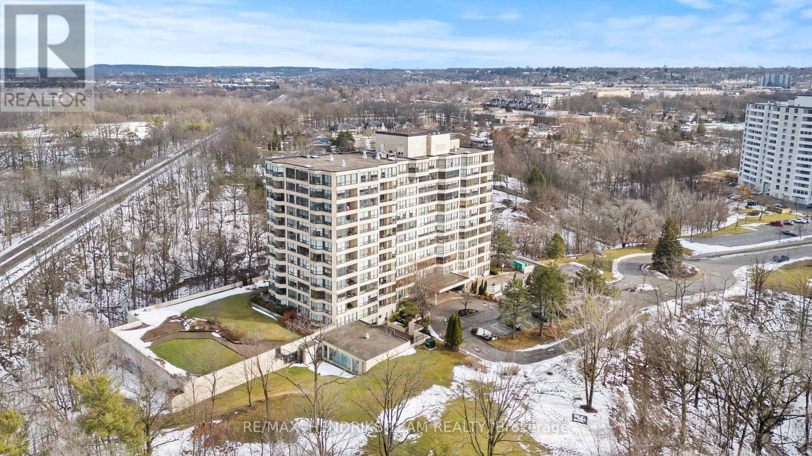 502 - 3 Towering Heights Boulevard, St. Catharines, Ontario  L2T 4A4 - Photo 4 - X12812678